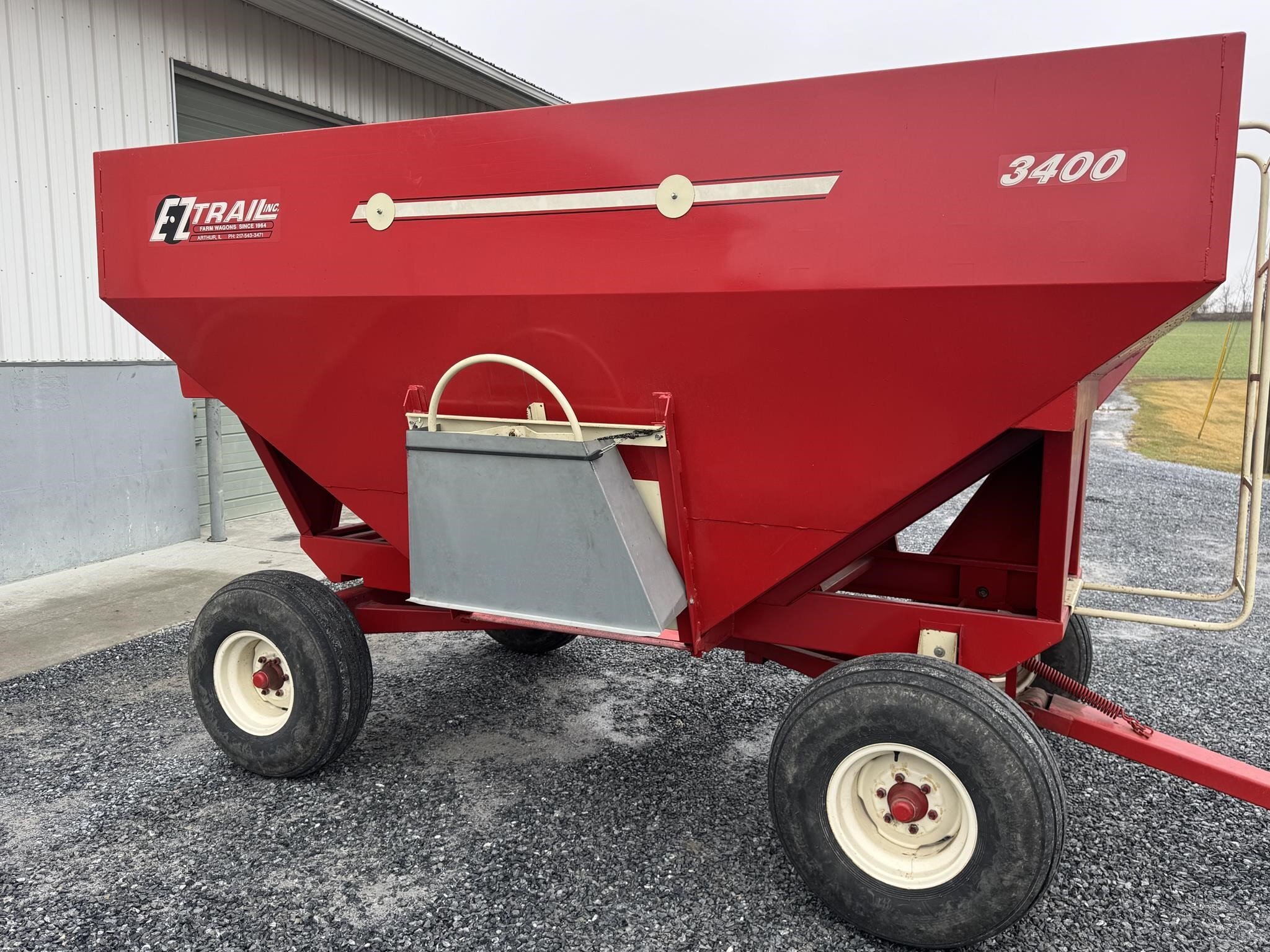  E-Z Trail 3400 Gravity Wagon
