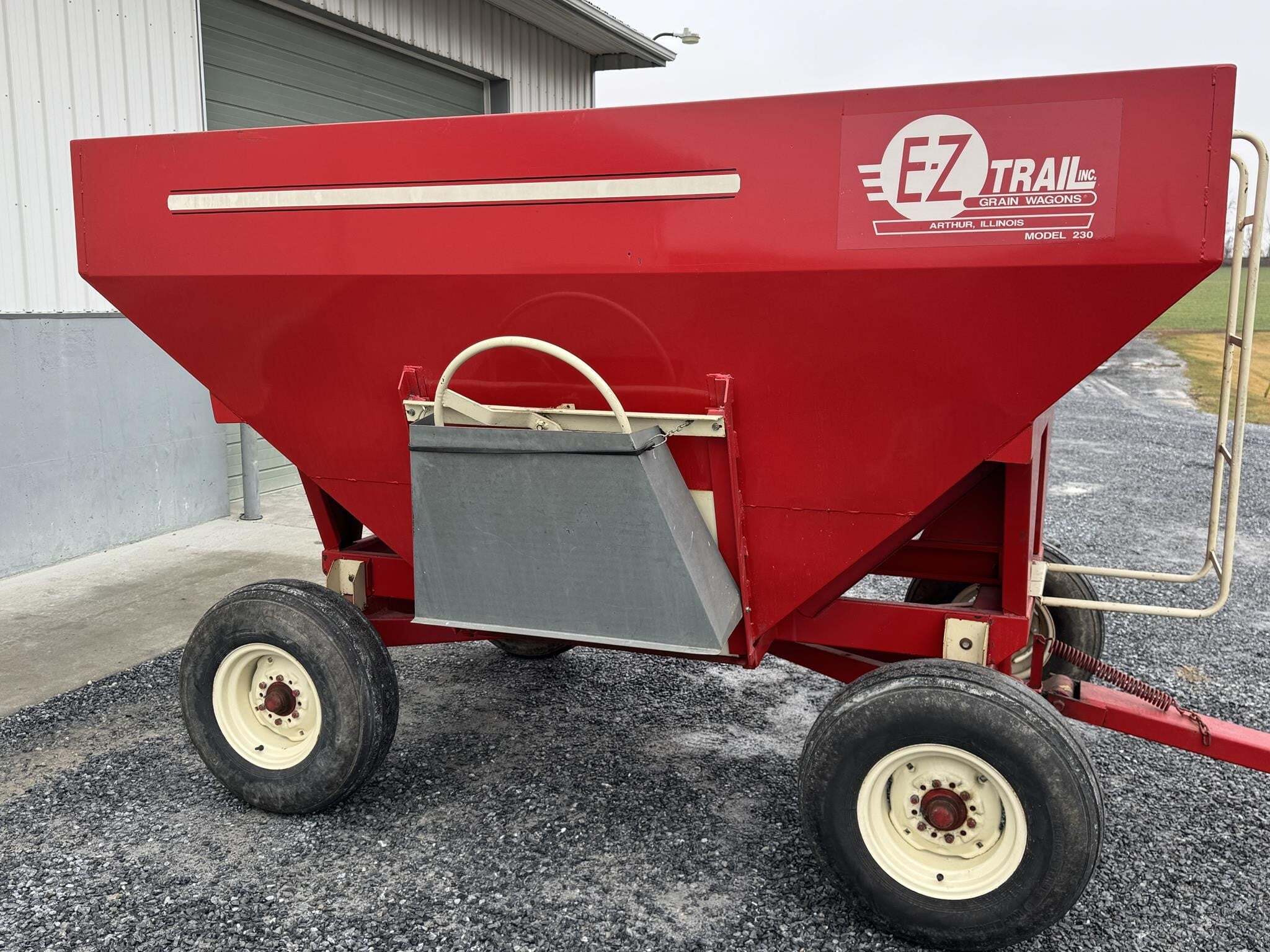  E-Z Trail 230 Gravity Wagon