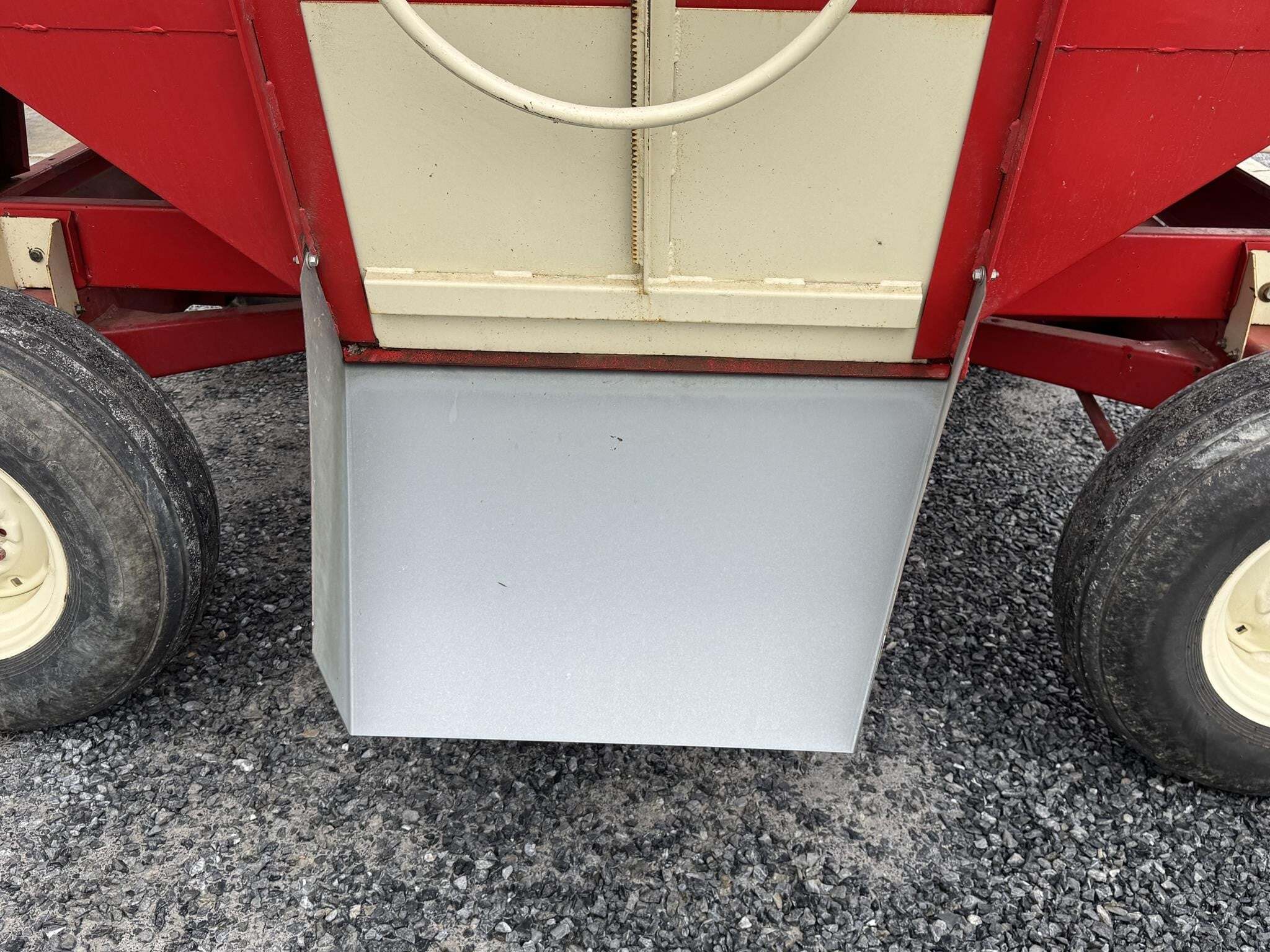  E-Z Trail 230 Gravity Wagon