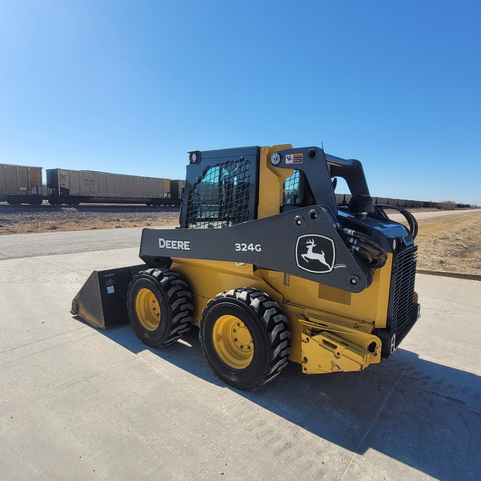2022 Deere 324G Skid Steer