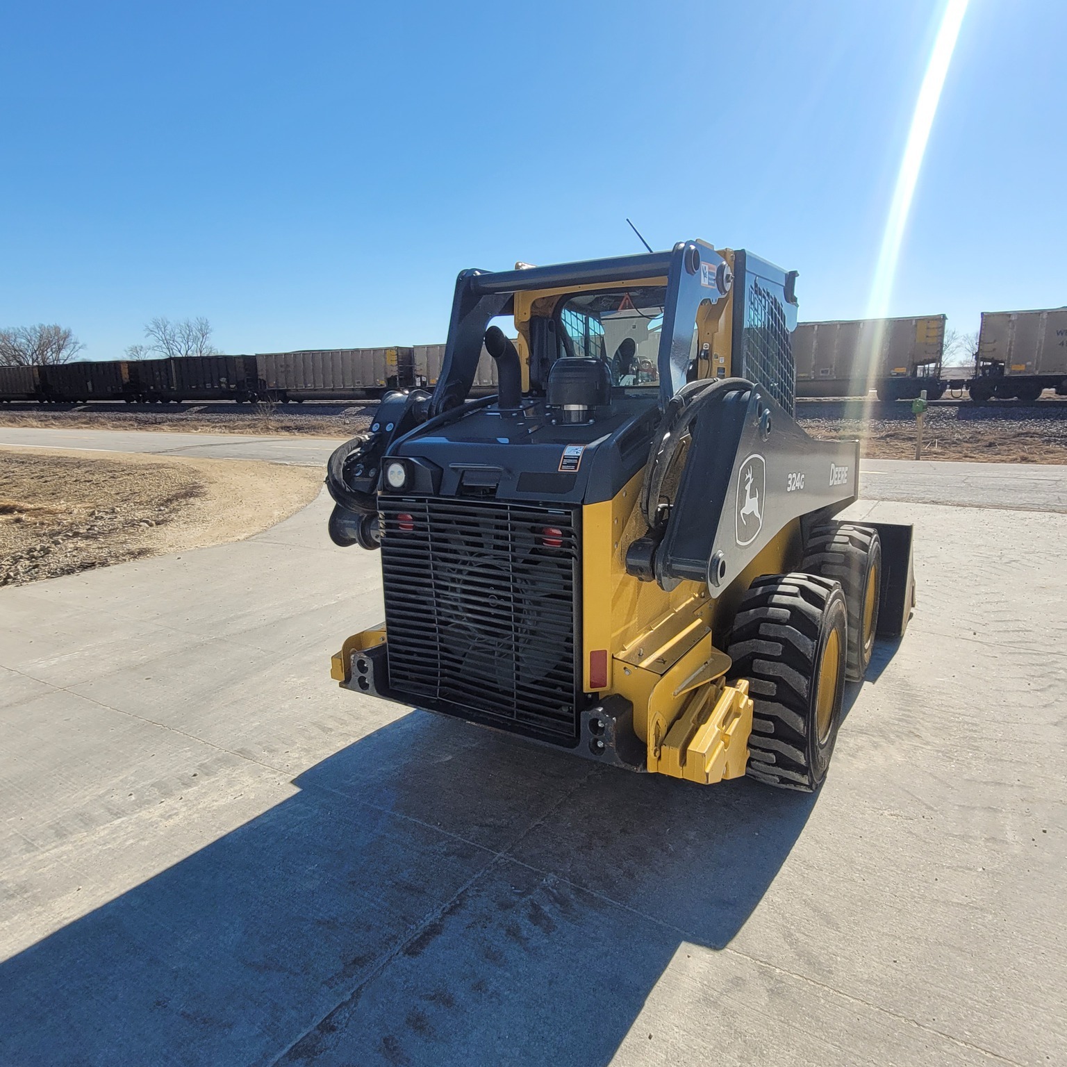 2022 Deere 324G Skid Steer