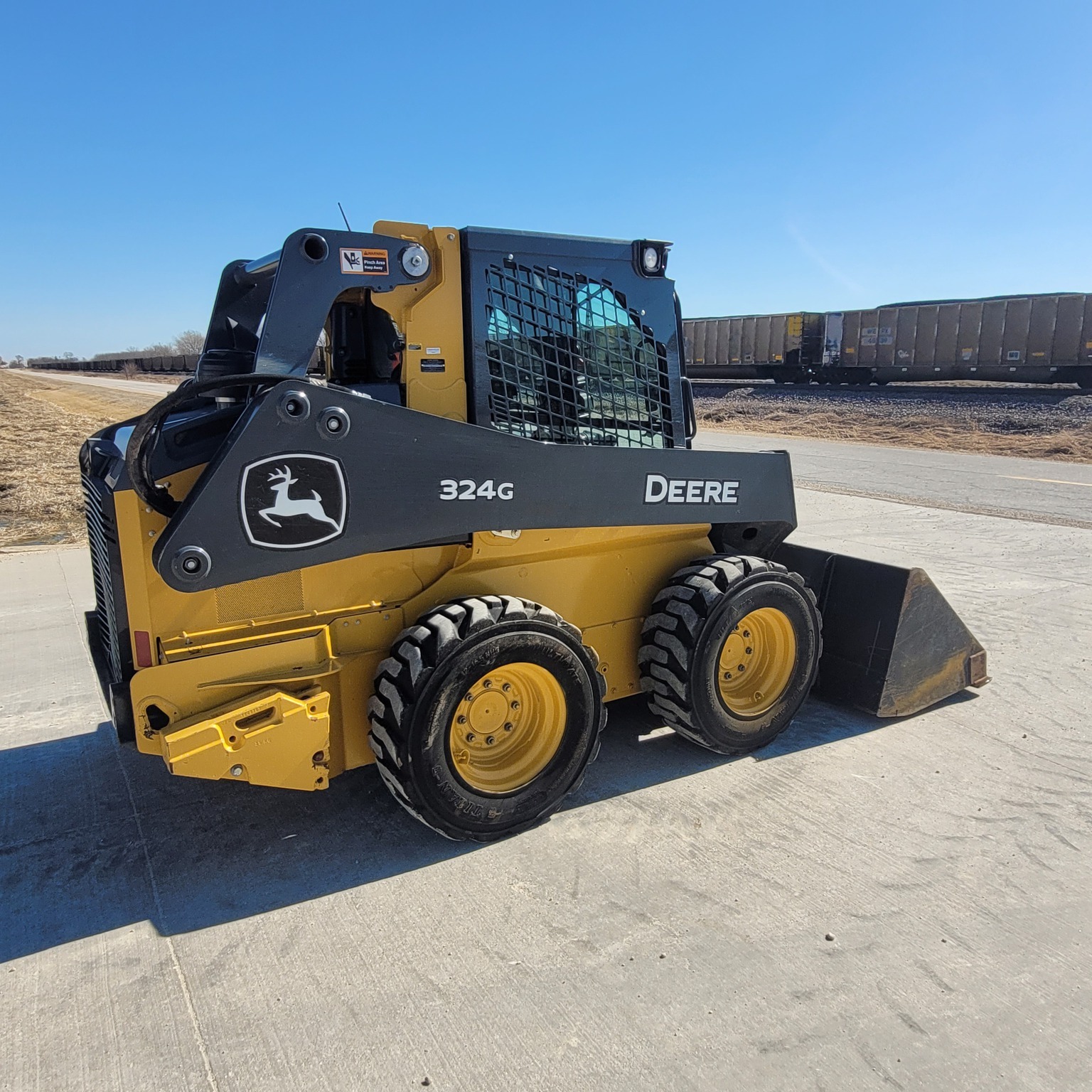 2022 Deere 324G Skid Steer