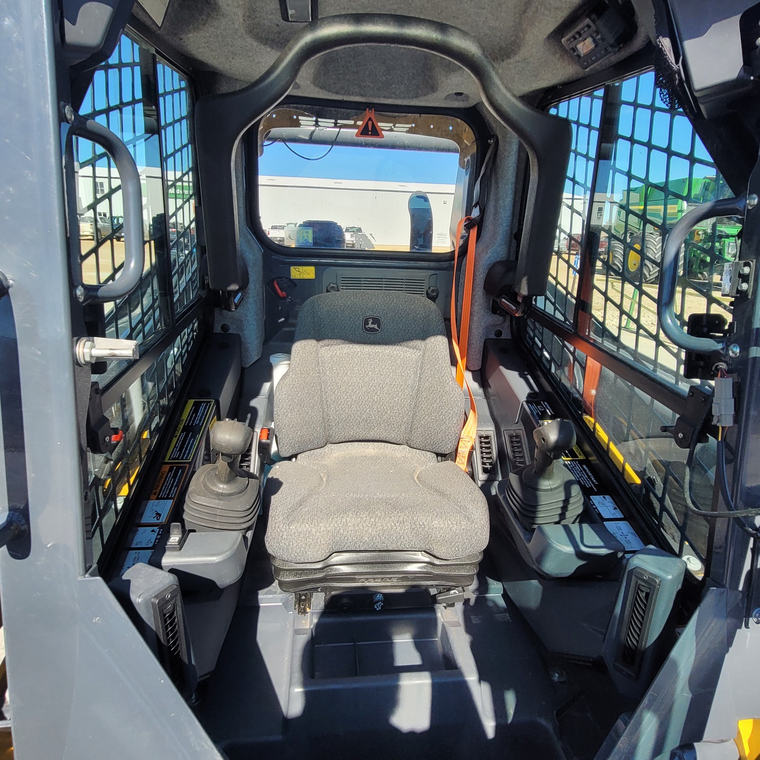 2022 Deere 324G Skid Steer