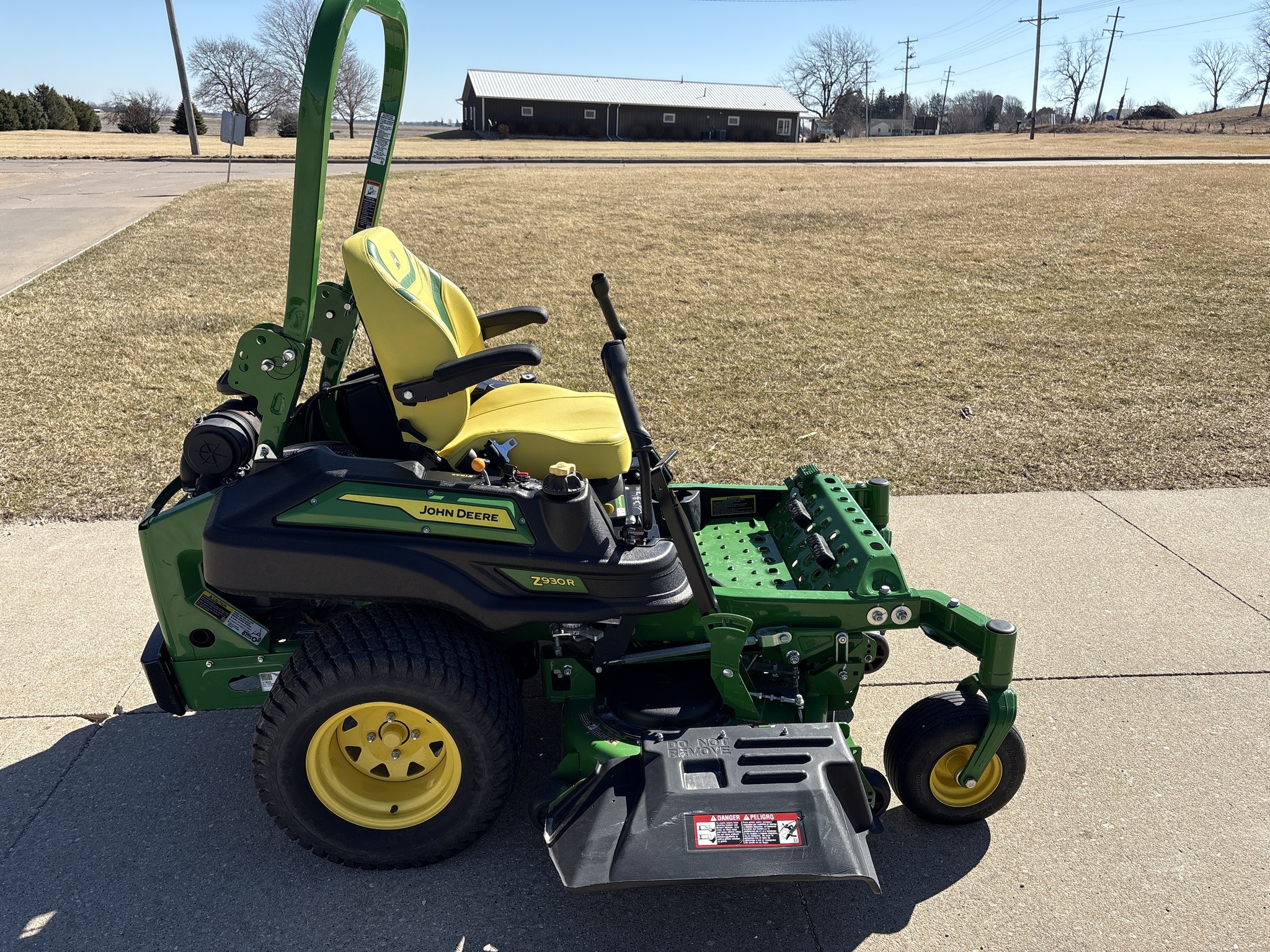 2023 John Deere Z930R Lawn Mower