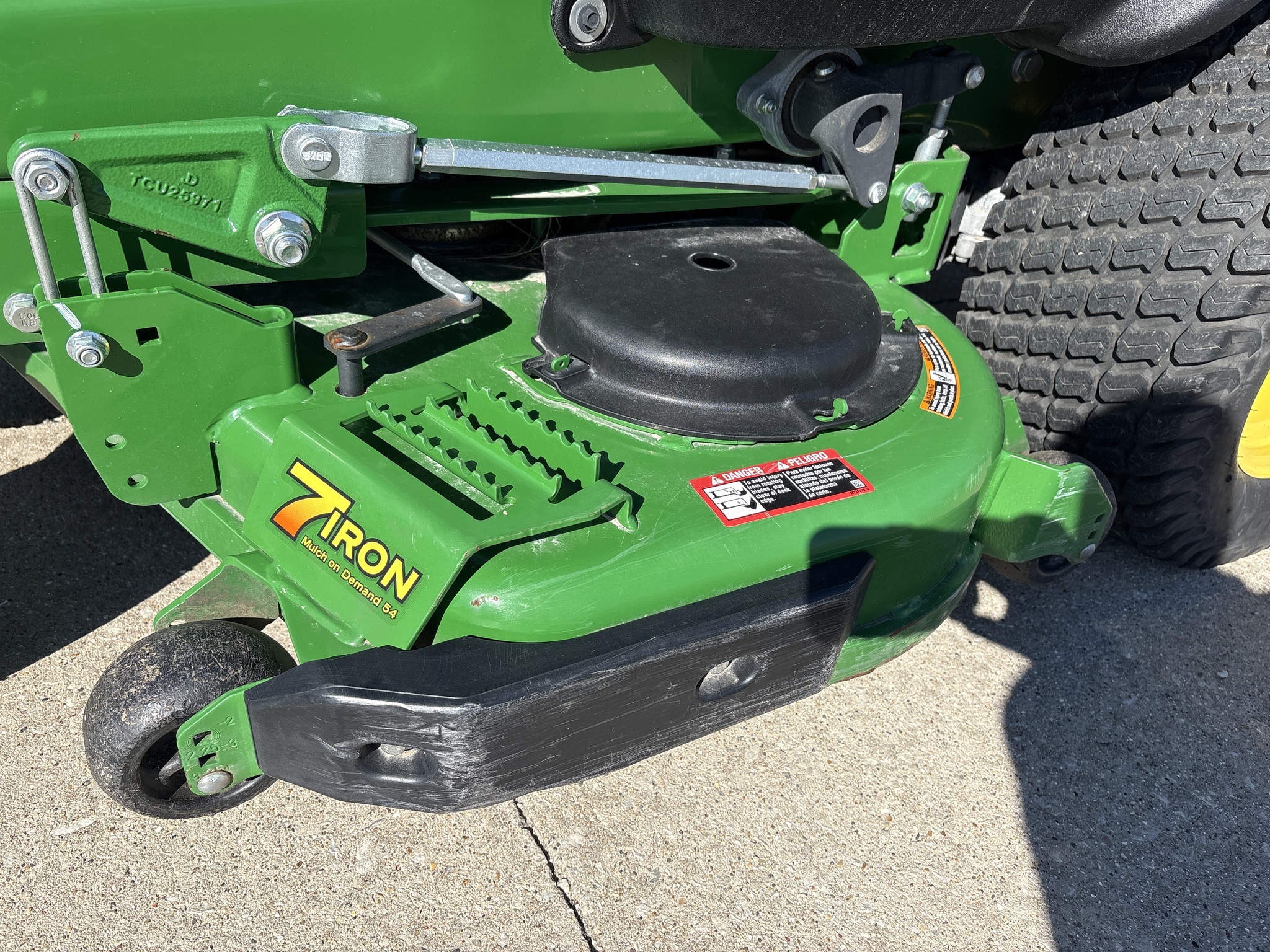 2023 John Deere Z930R Lawn Mower