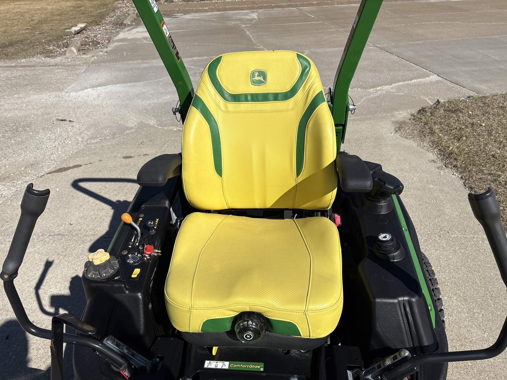 2023 John Deere Z930R Lawn Mower