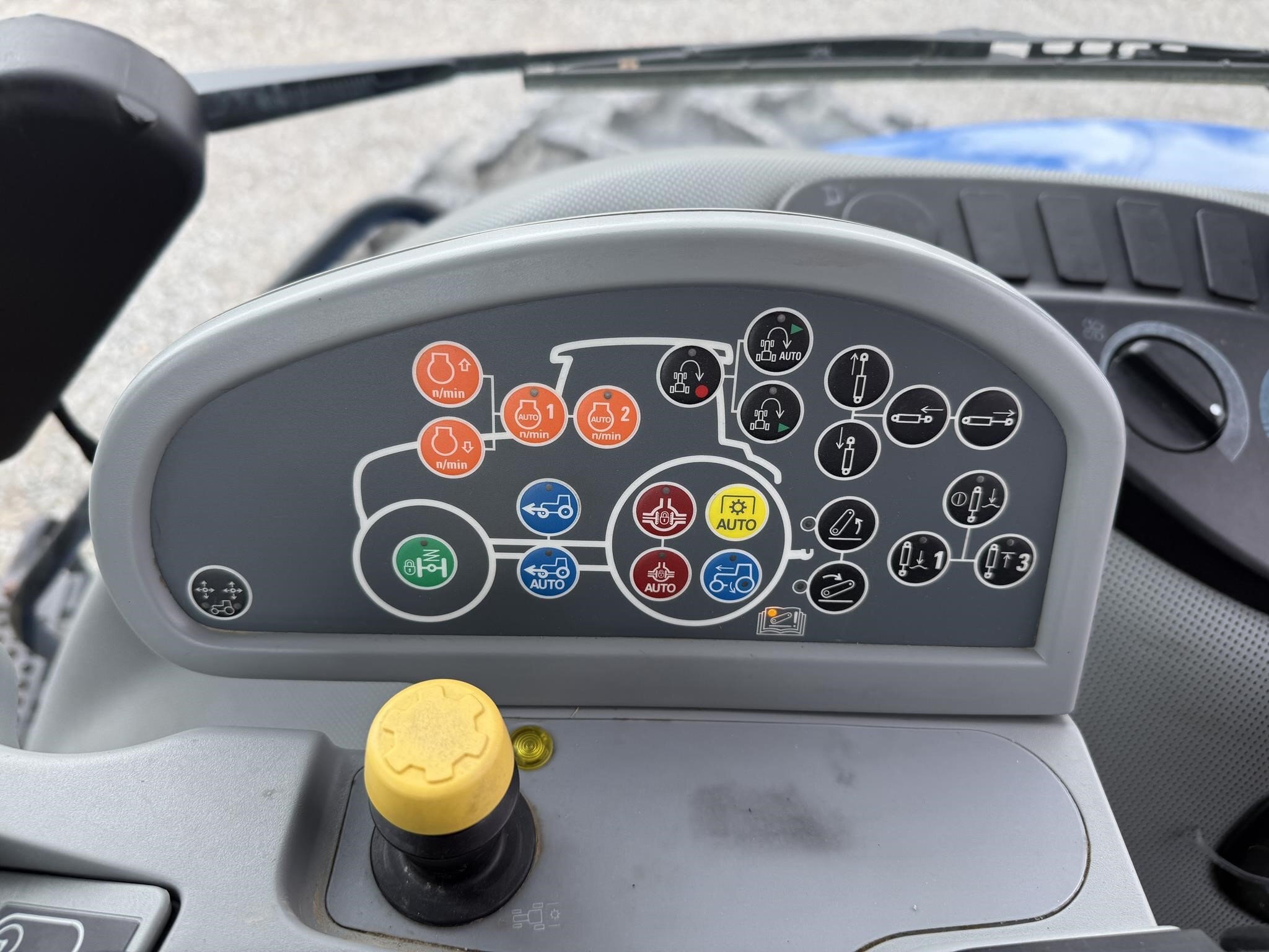 2018 New Holland T8.380 Tractor