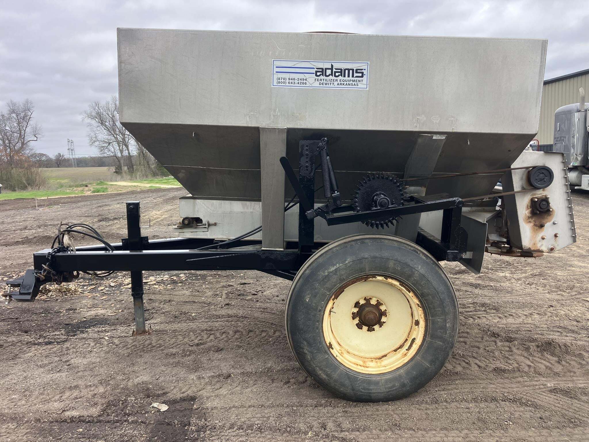 Adams Fertilizer Equipment 5T Pull-Type Fertilizer Spreader - $5,500 ...