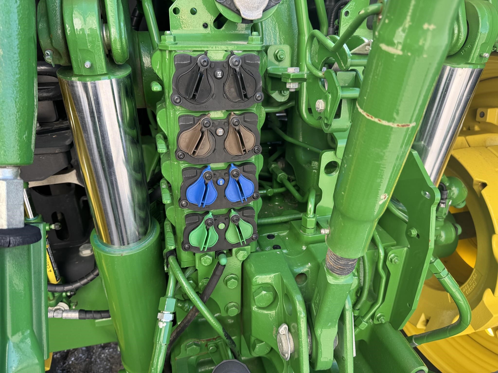 2023 John Deere 6R 175 Tractor