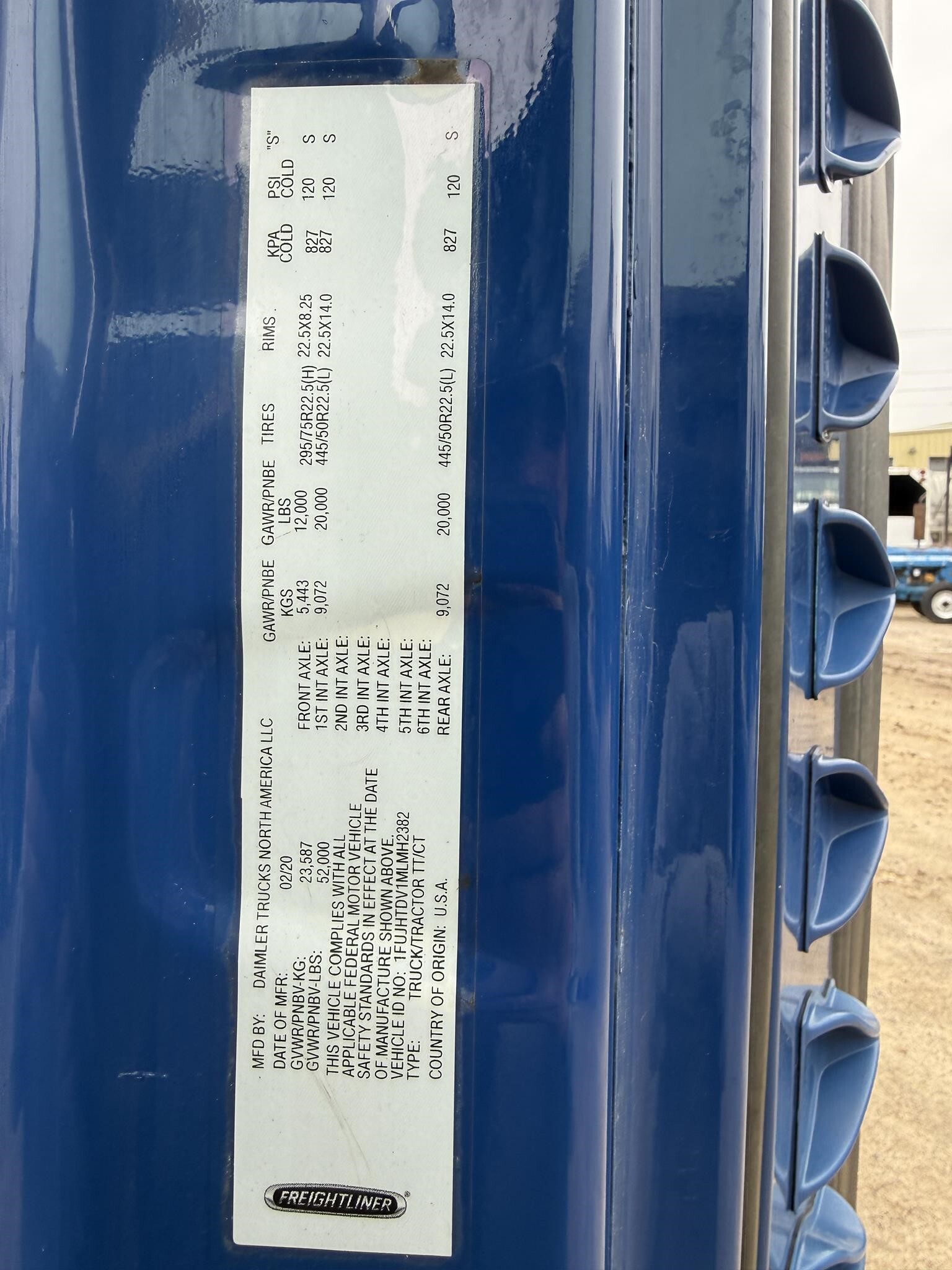 2021 Freightliner CASCADIA 116 Semi Trucks/Trailer