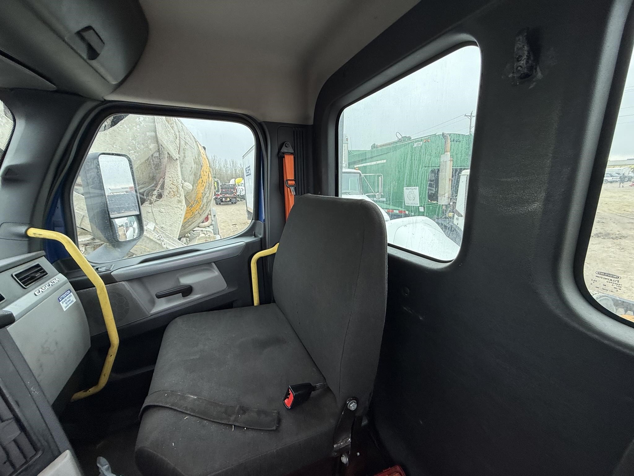 2021 Freightliner CASCADIA 116 Semi Trucks/Trailer