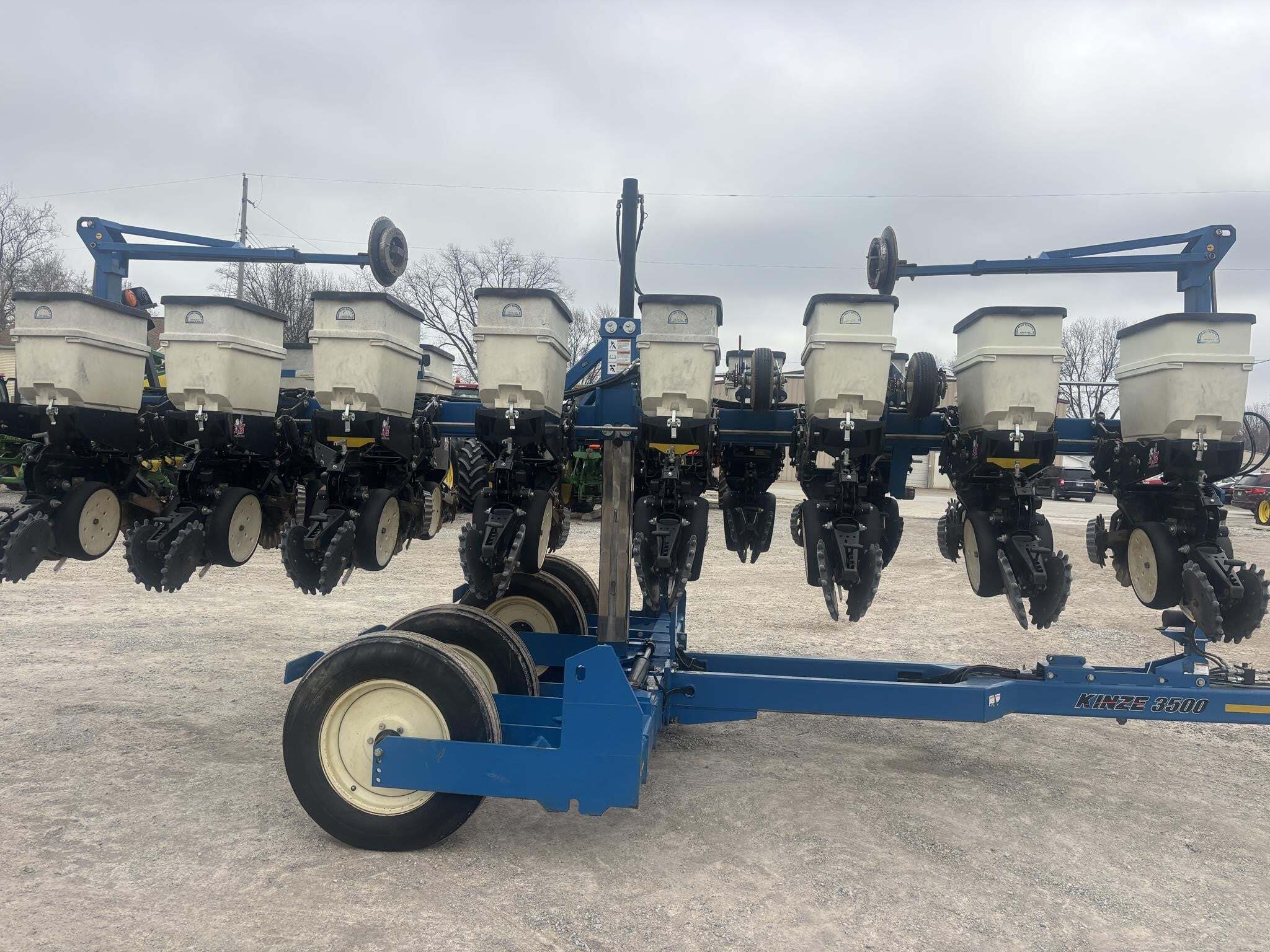 2016 Kinze 3500 Planter