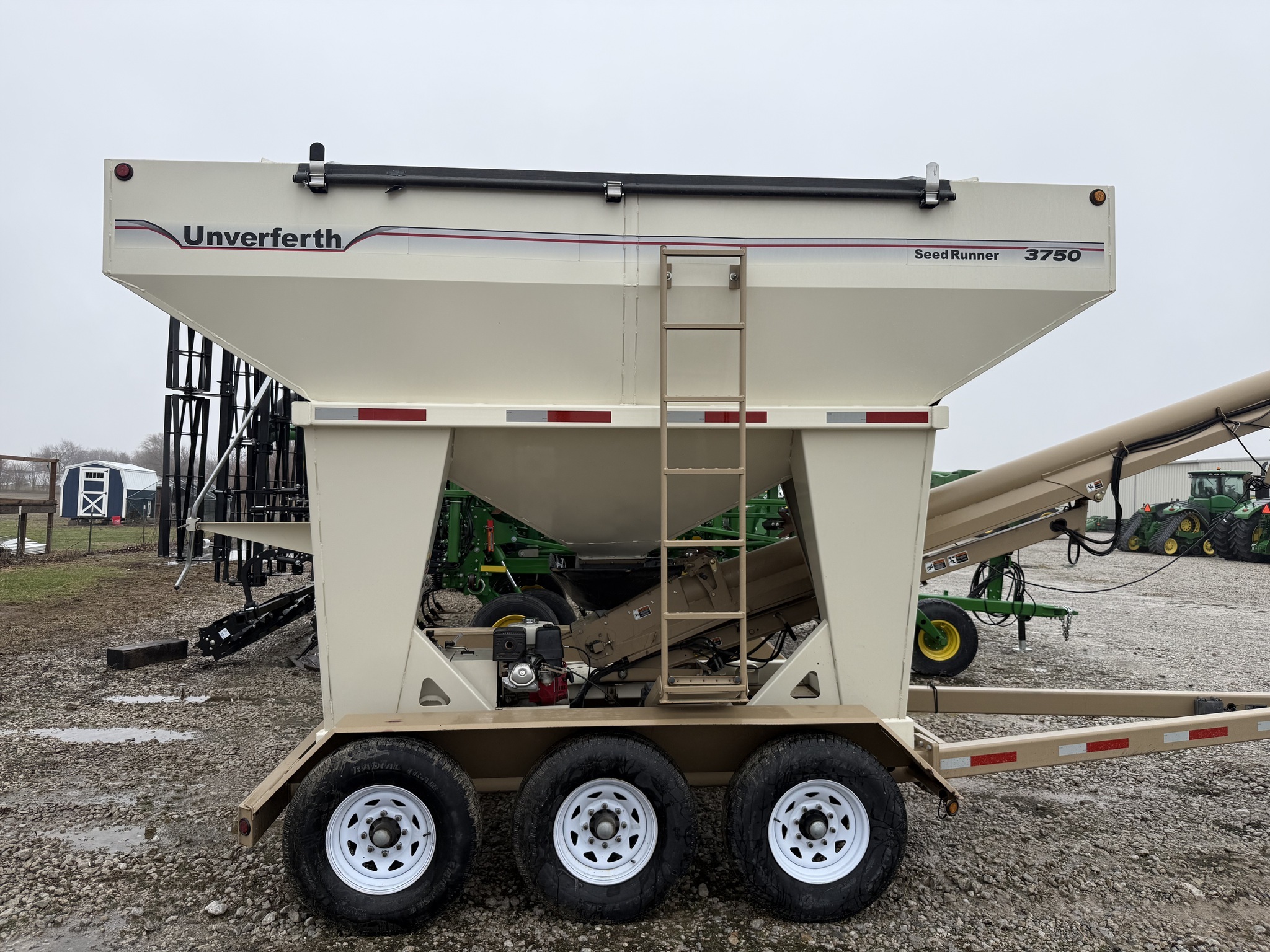 2012 Unverferth 3750 Seed Tender