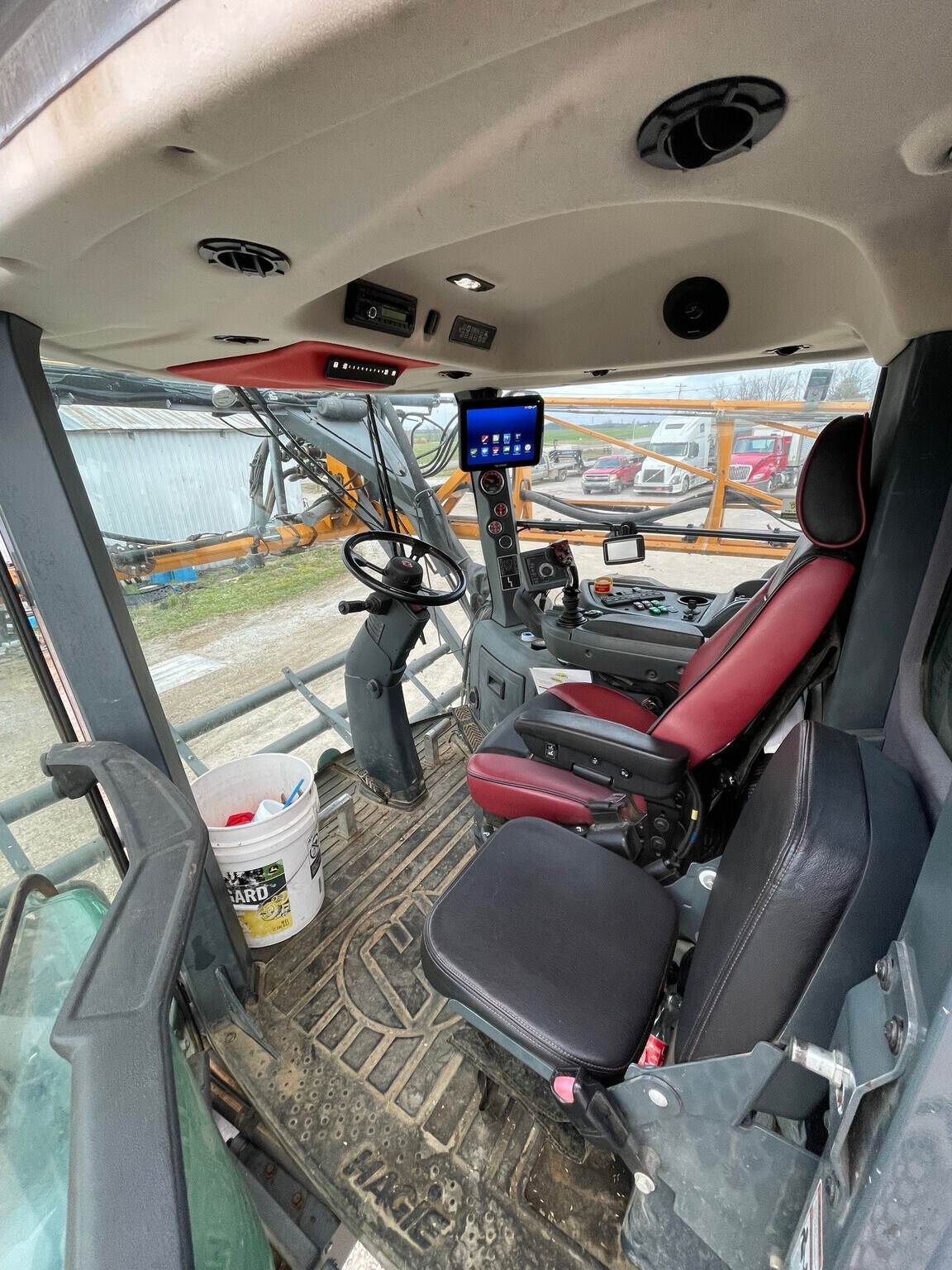 2016 Hagie STS16 Self-Propelled Sprayer