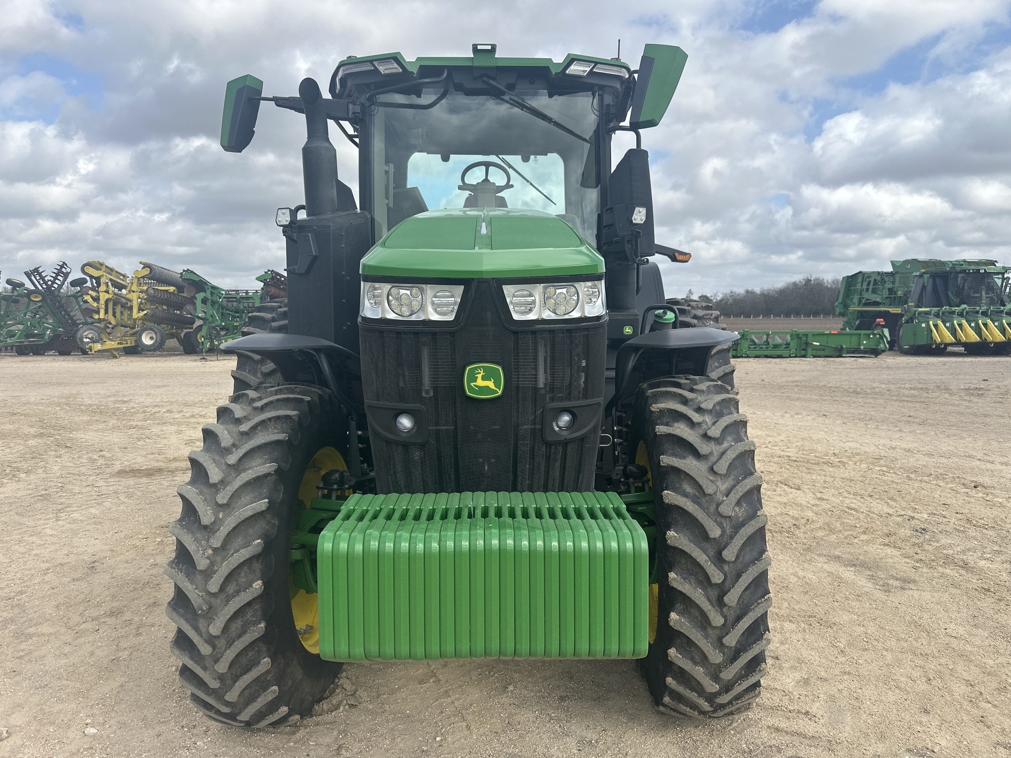 2022 John Deere 7R 210 Tractor