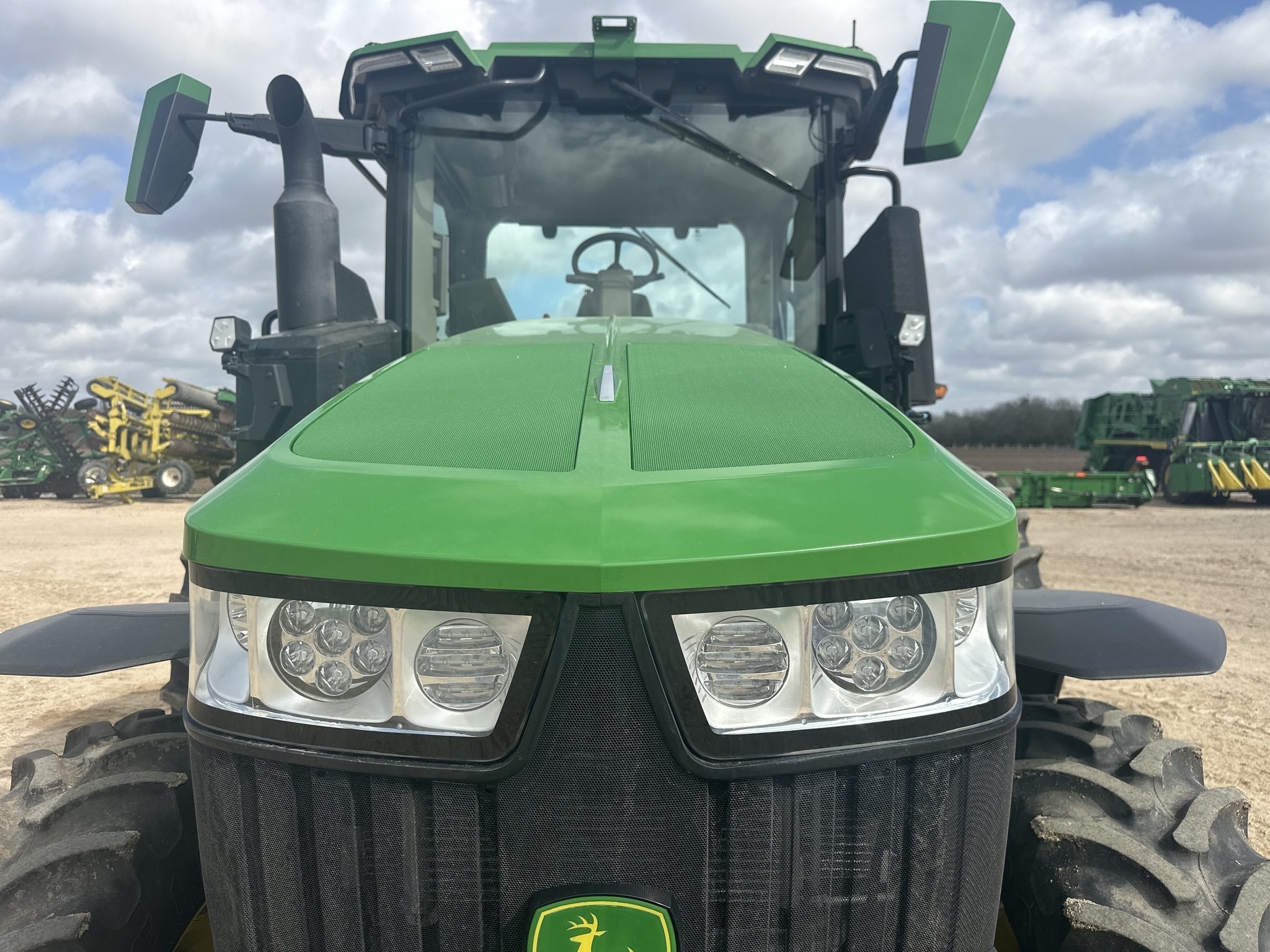 2022 John Deere 7R 210 Tractor