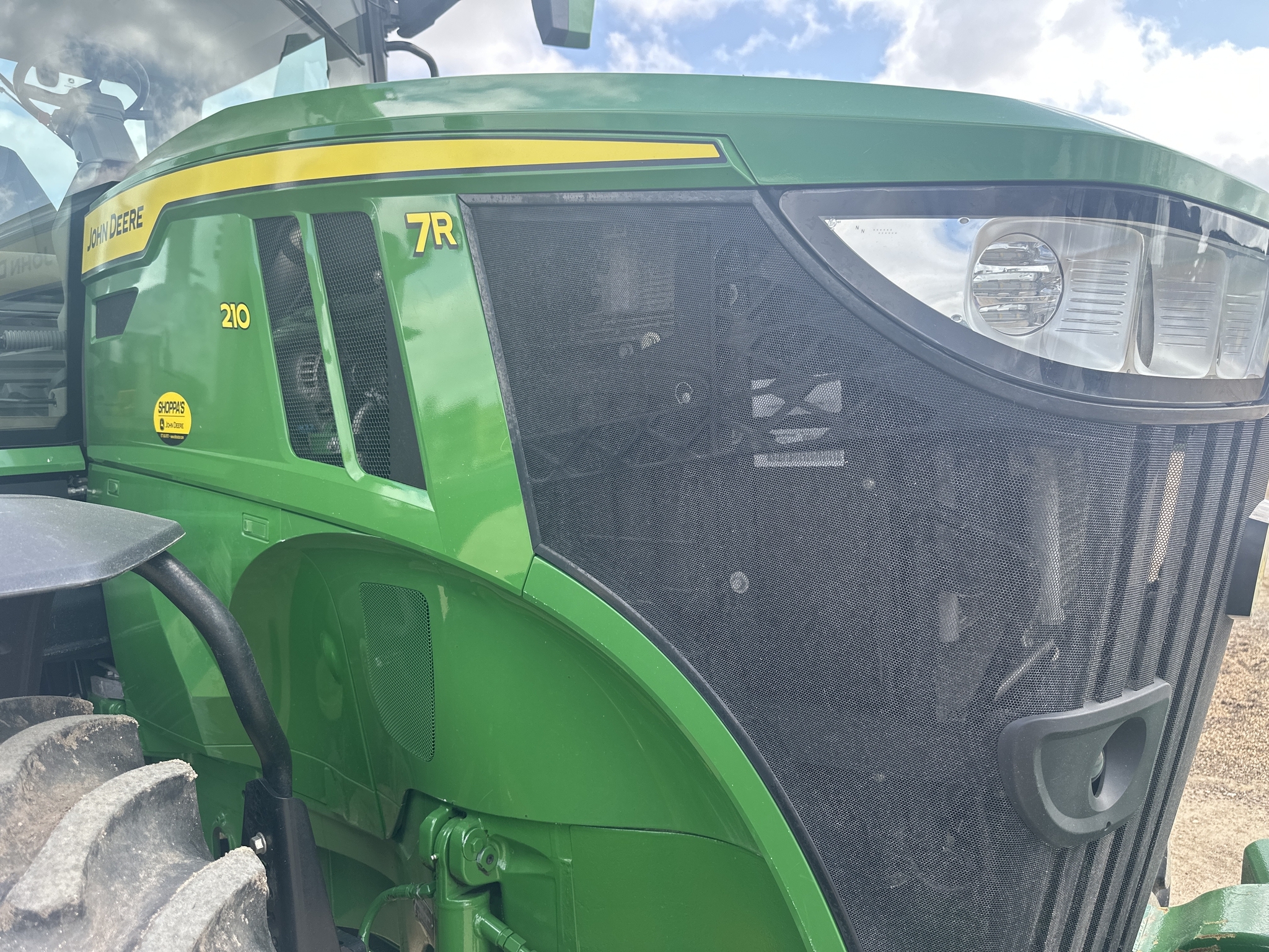 2022 John Deere 7R 210 Tractor