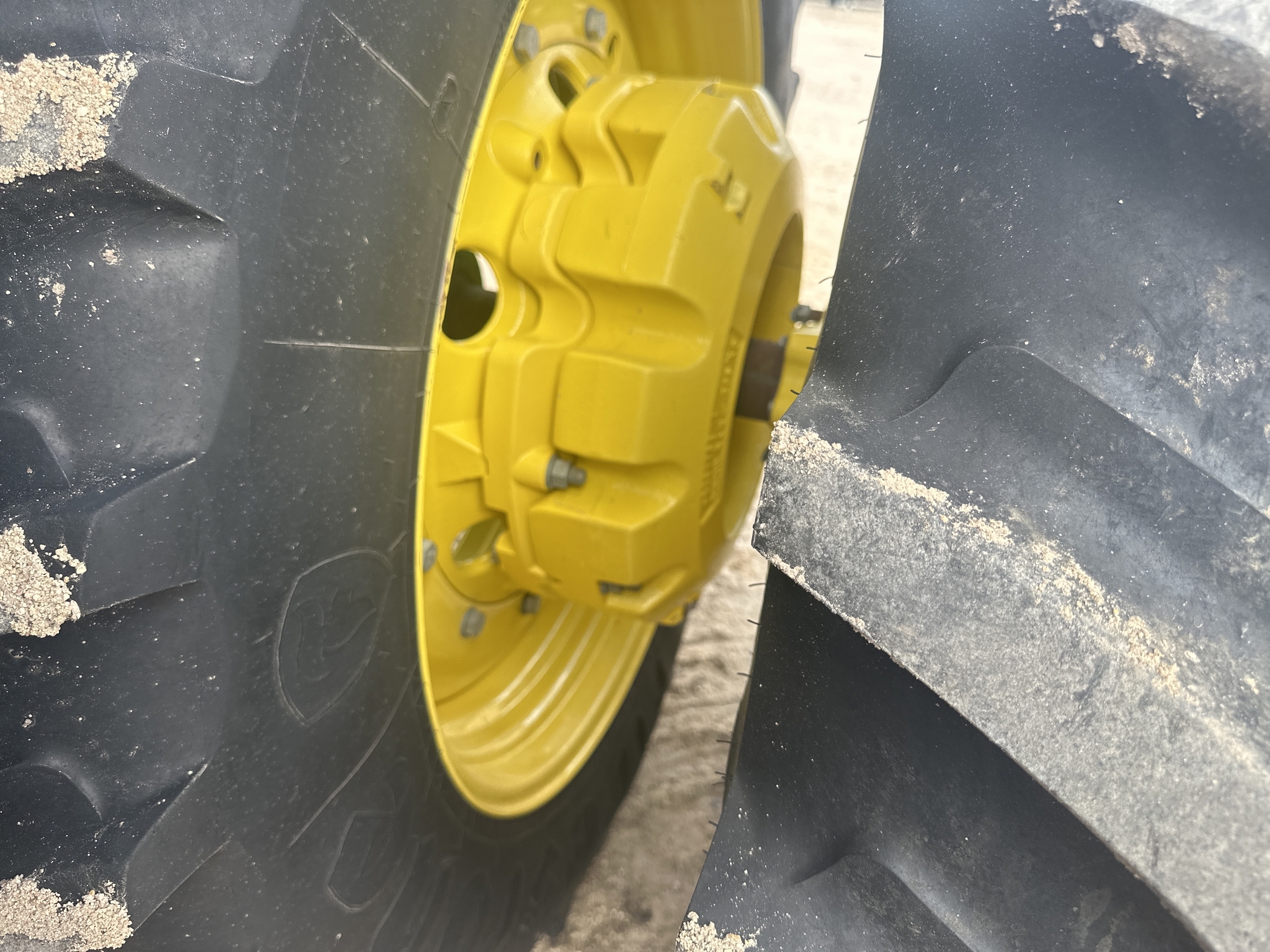 2022 John Deere 7R 210 Tractor