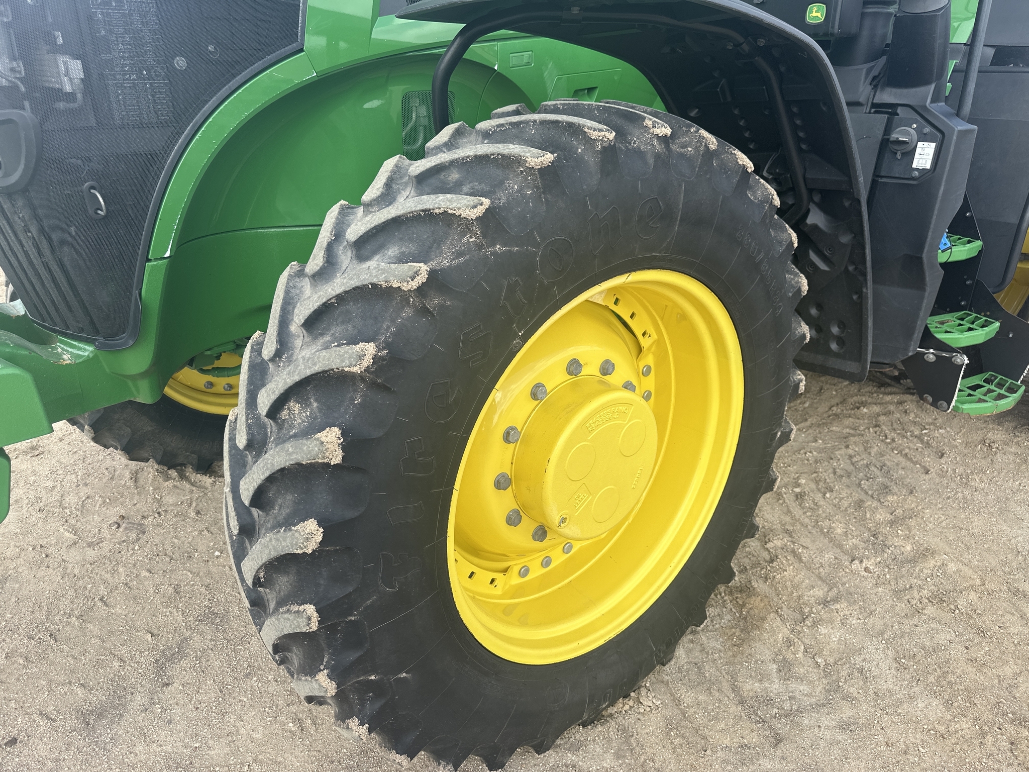 2022 John Deere 7R 210 Tractor