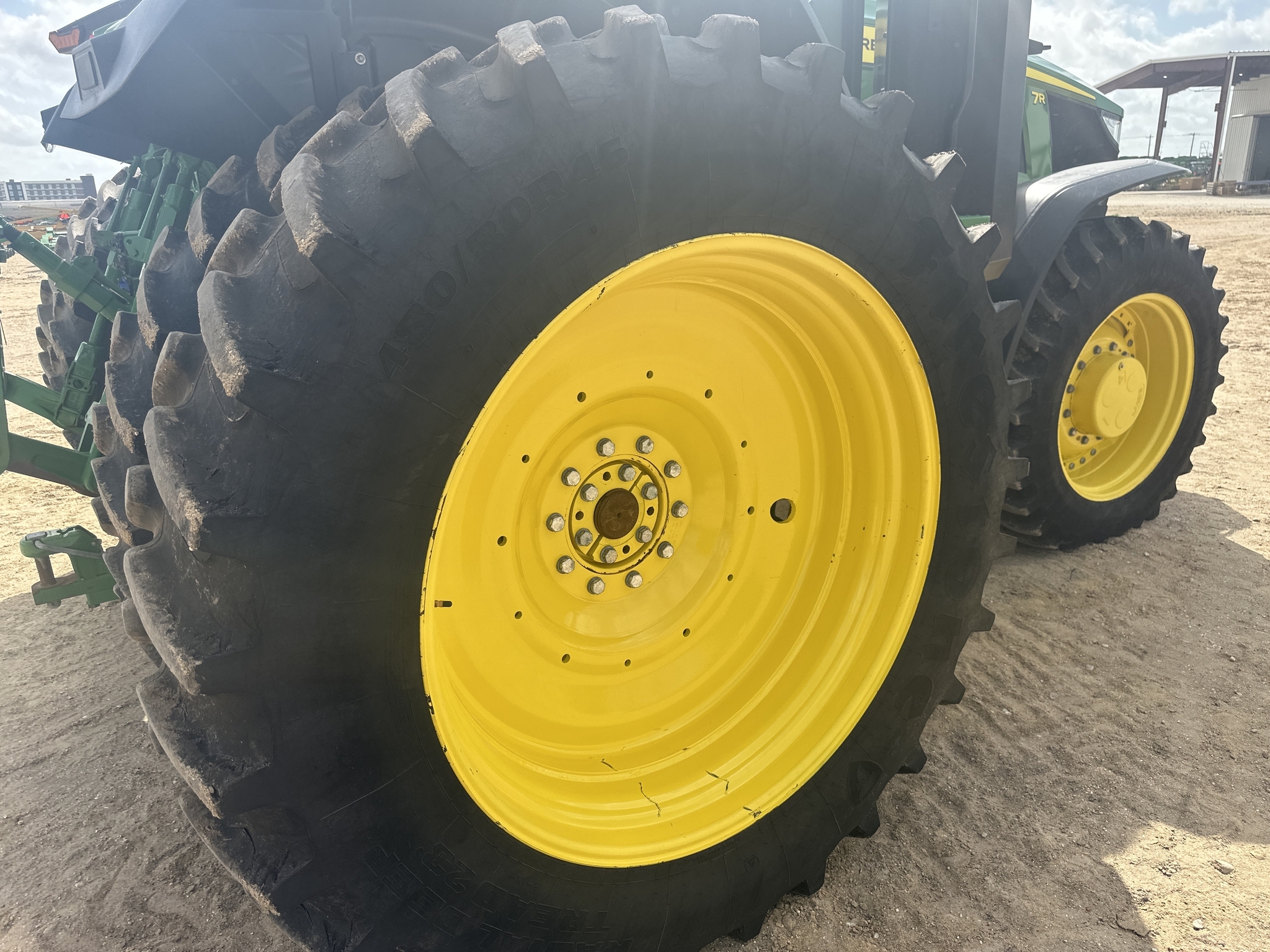 2022 John Deere 7R 210 Tractor