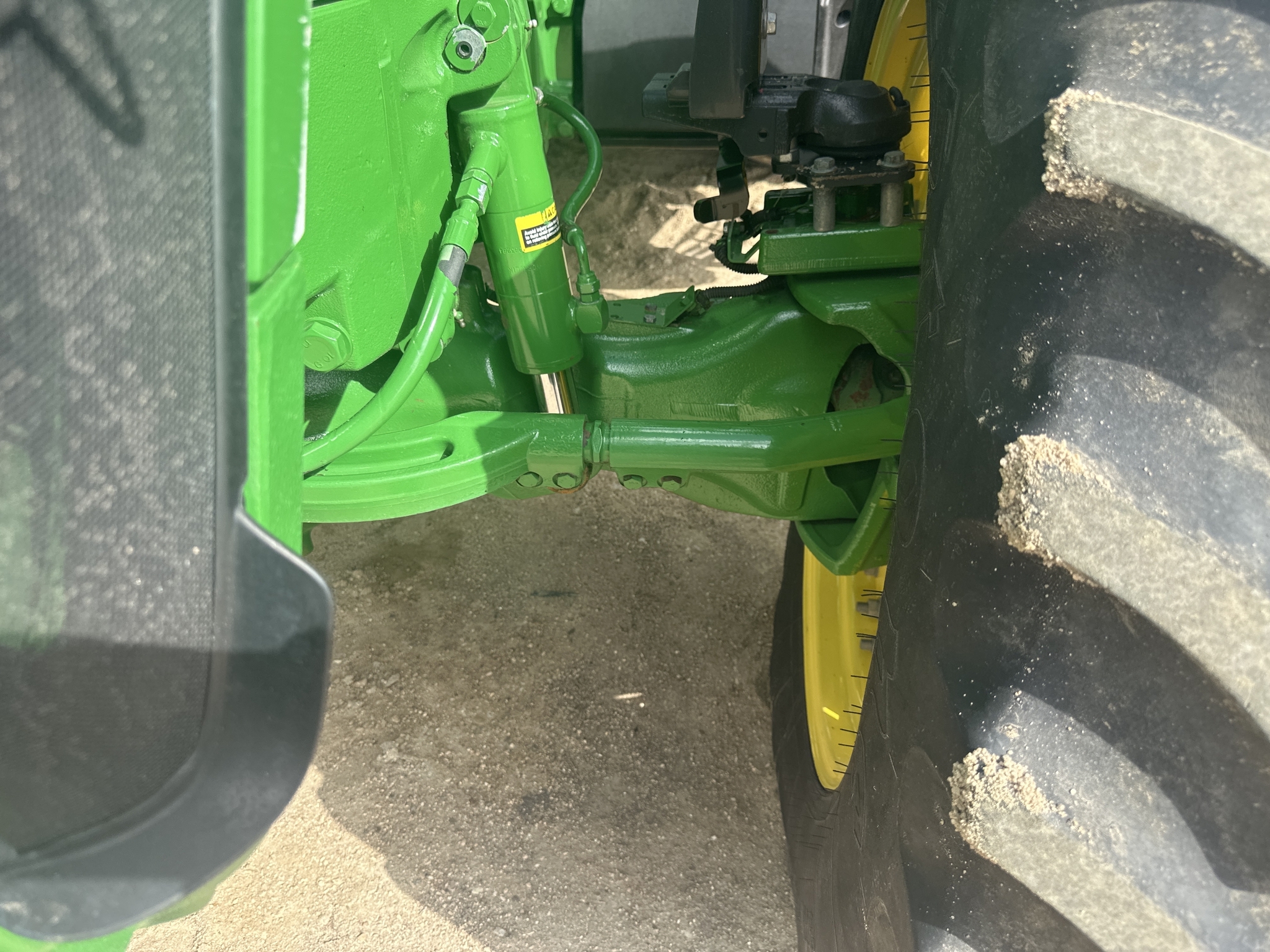 2022 John Deere 7R 210 Tractor