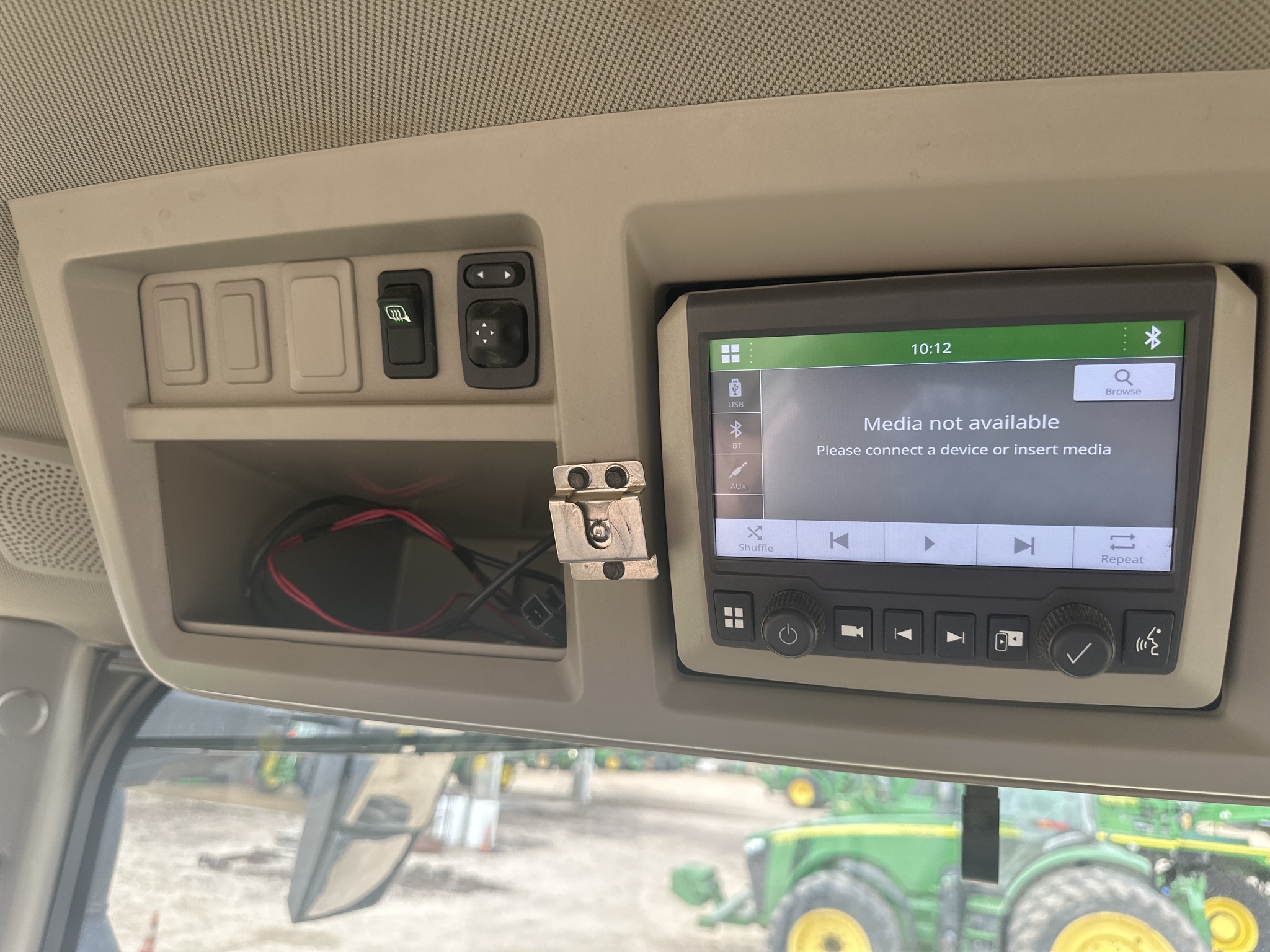 2022 John Deere 7R 210 Tractor
