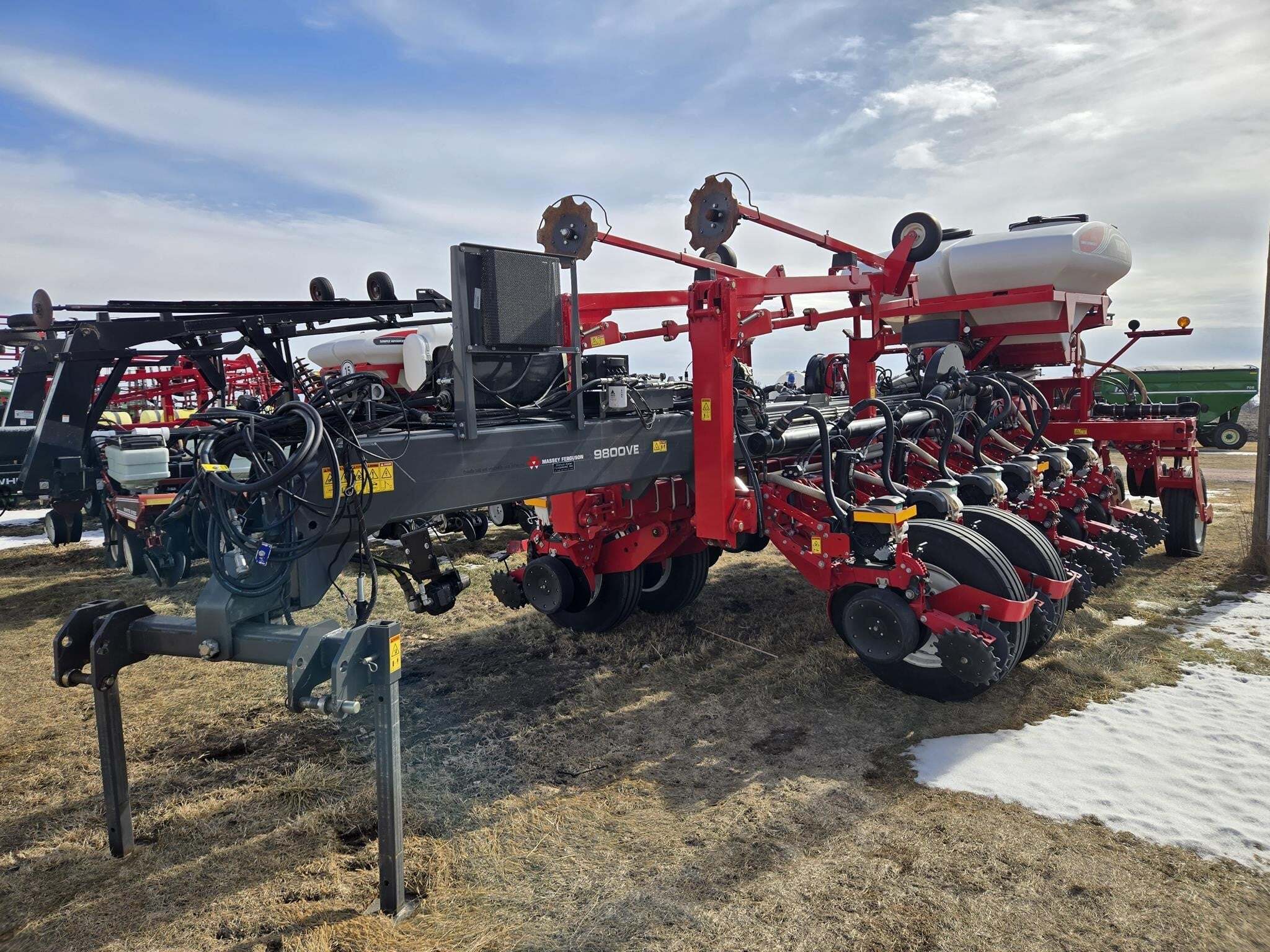2019 White 9816VE Planter