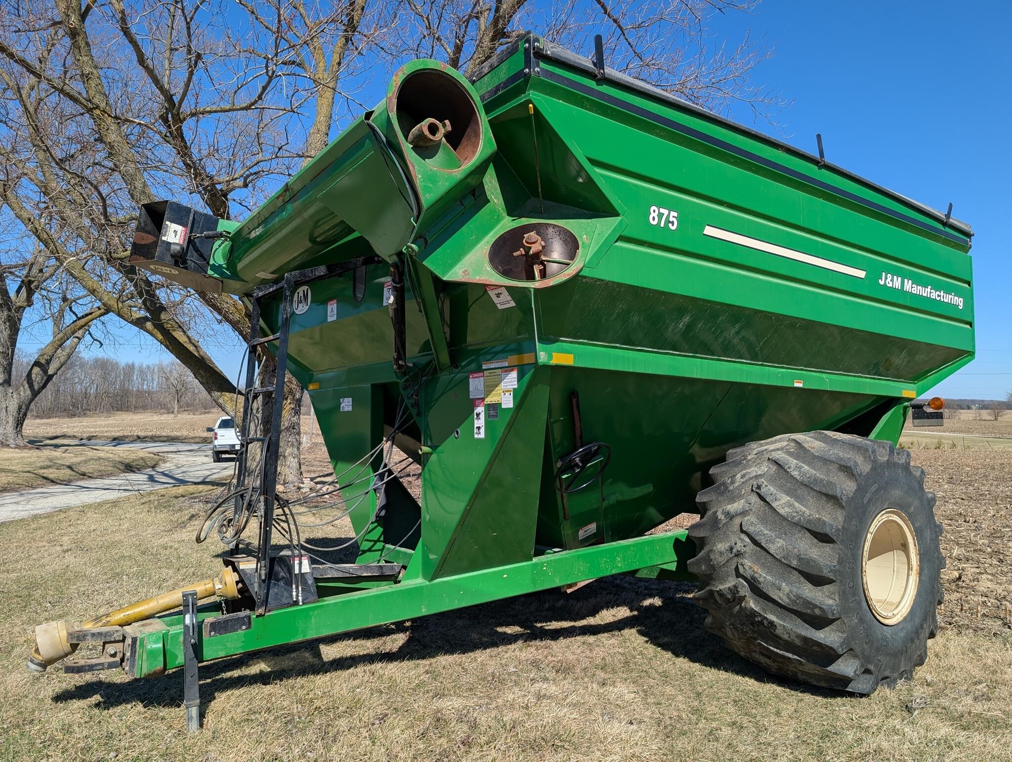  J&M 875-18 Grain Cart