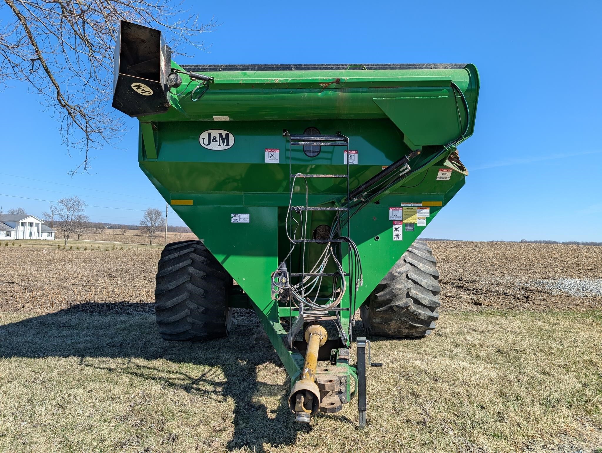  J&M 875-18 Grain Cart