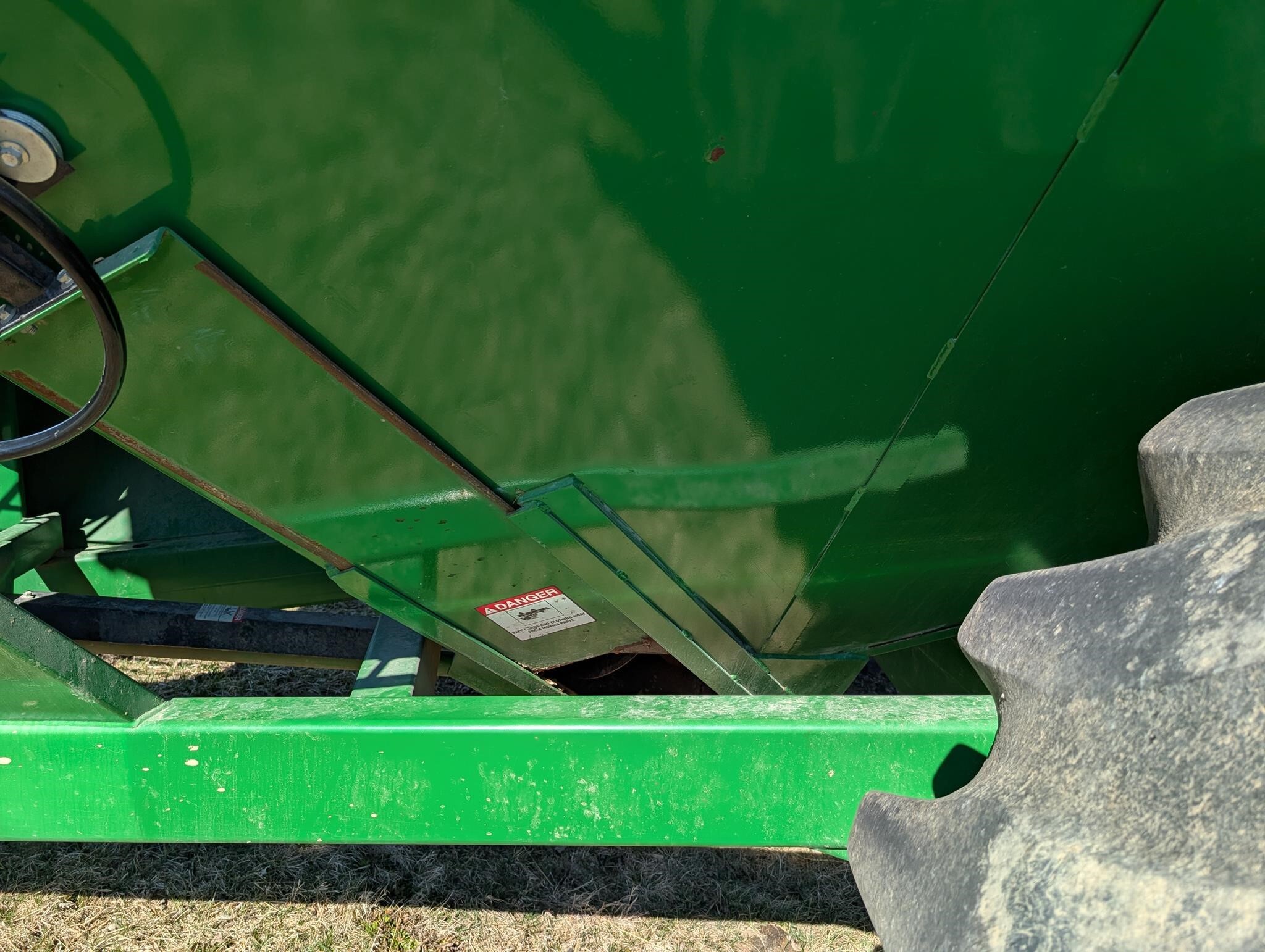  J&M 875-18 Grain Cart