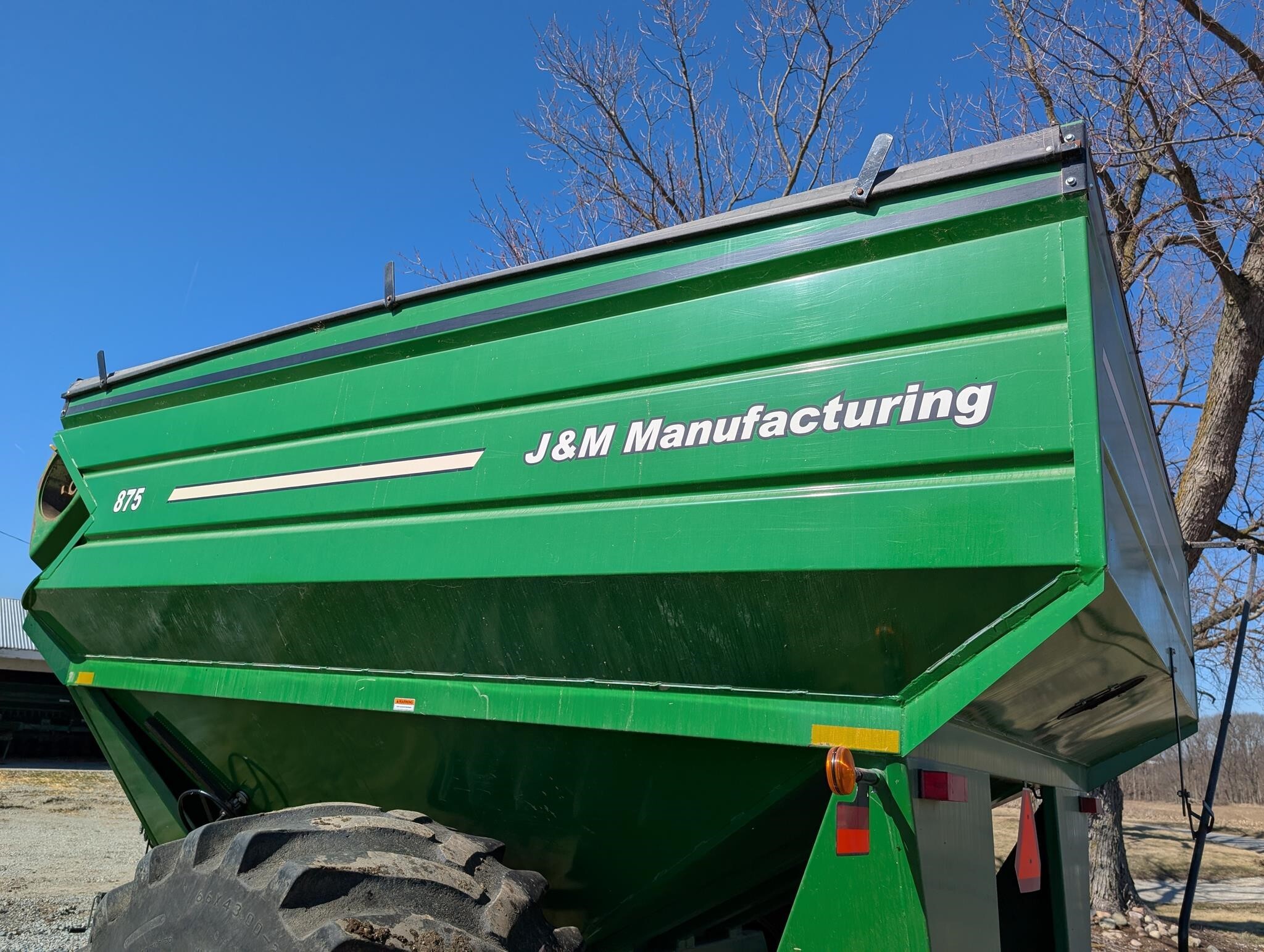  J&M 875-18 Grain Cart