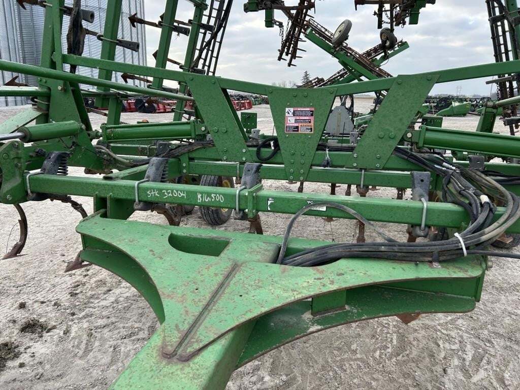  John Deere 2210 Field Cultivator