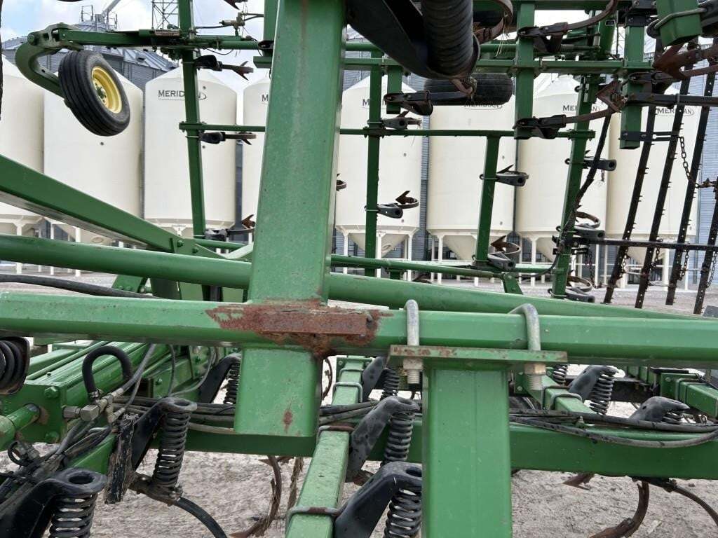  John Deere 2210 Field Cultivator