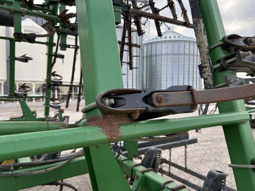  John Deere 2210 Field Cultivator
