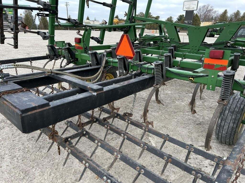  John Deere 2210 Field Cultivator