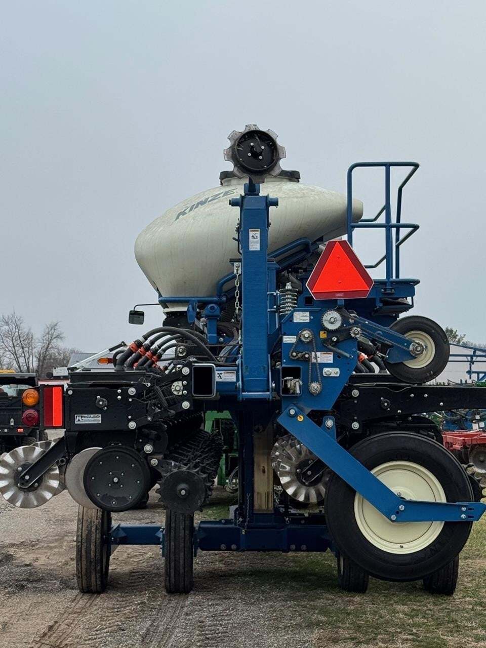 2022 Kinze 3605 Planter