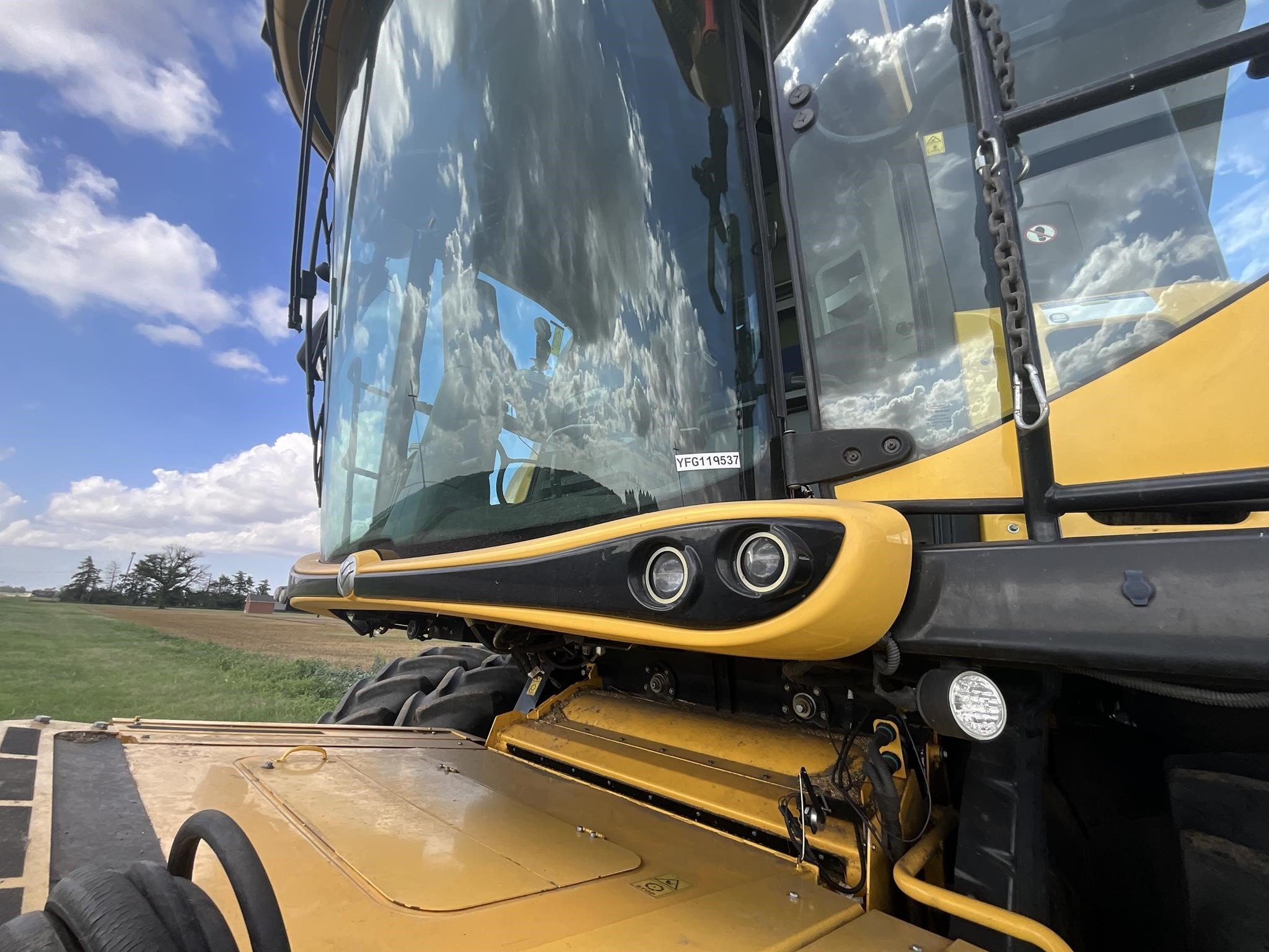 2016 New Holland CR8.90 Combine