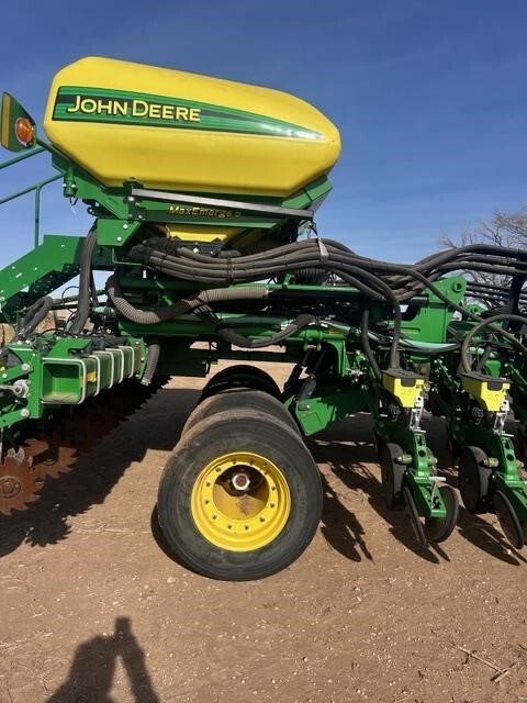2016 John Deere DB60 Planter