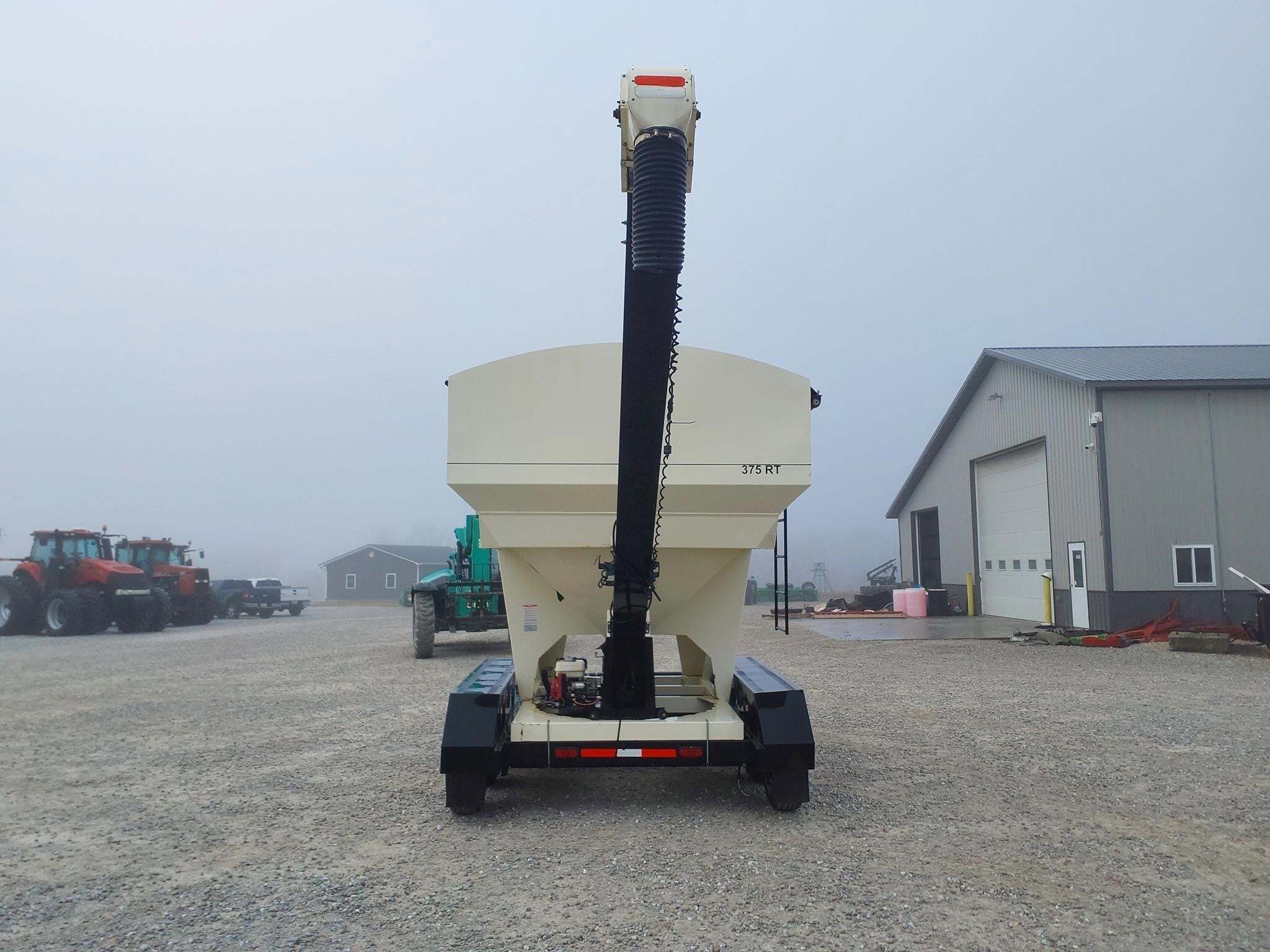  Friesen 375RT Seed Tender