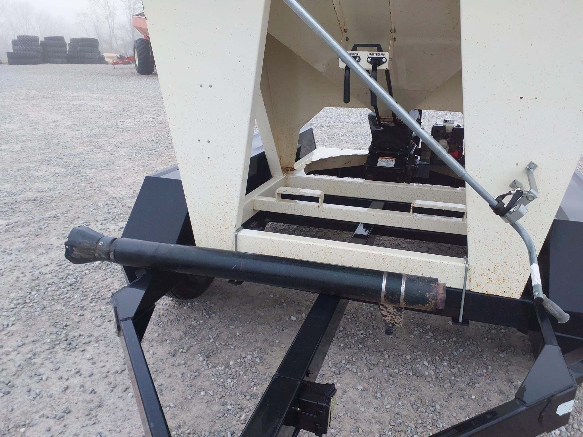  Friesen 375RT Seed Tender