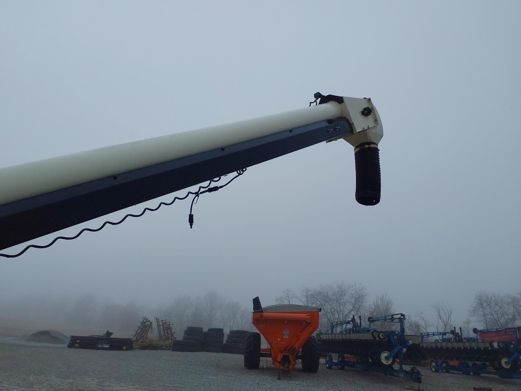 Friesen 375RT Seed Tender