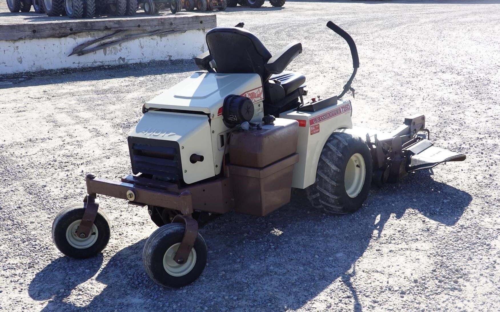 2010 Grasshopper 725DT6 Lawn Mower