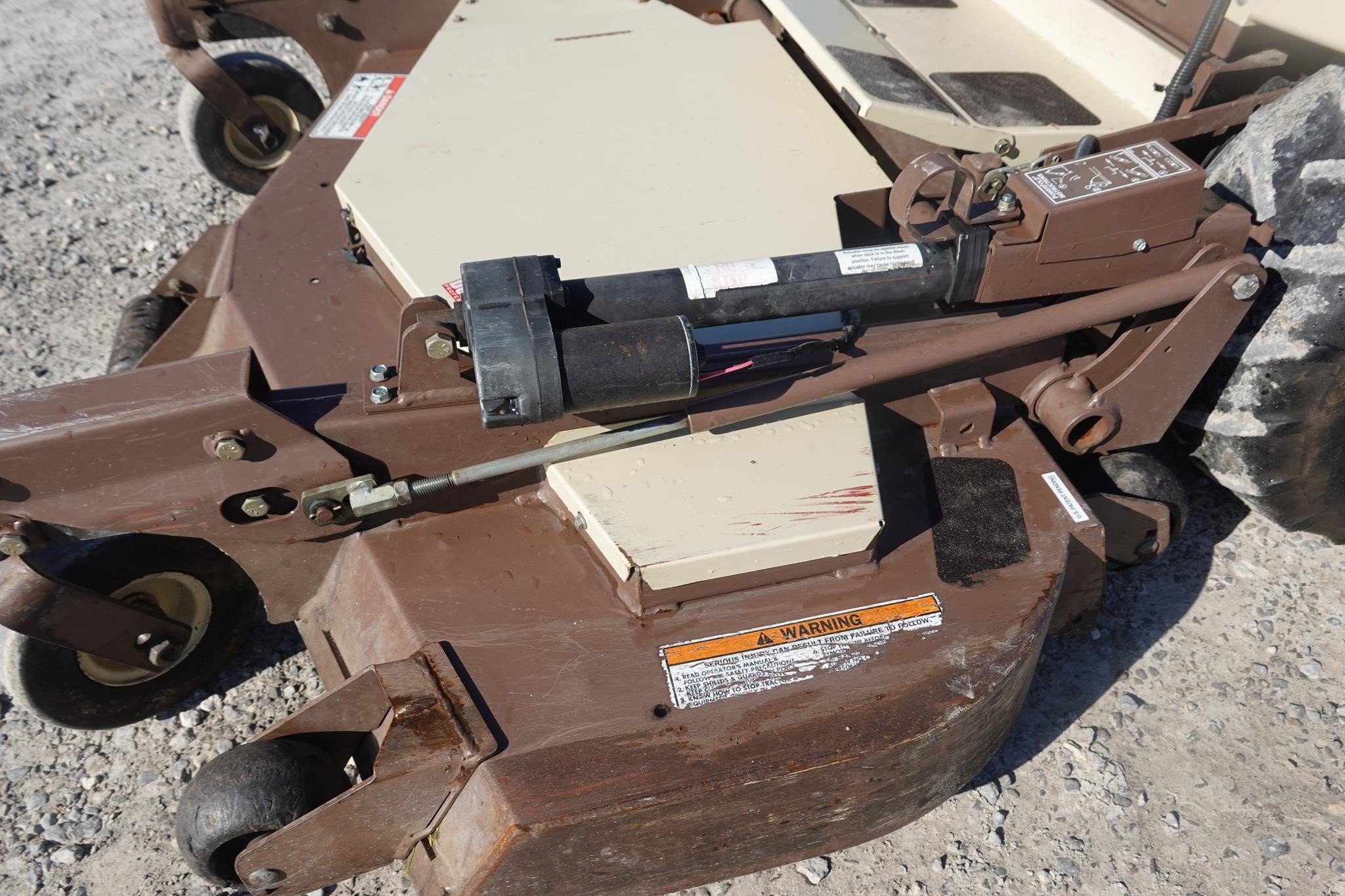 2010 Grasshopper 725DT6 Lawn Mower