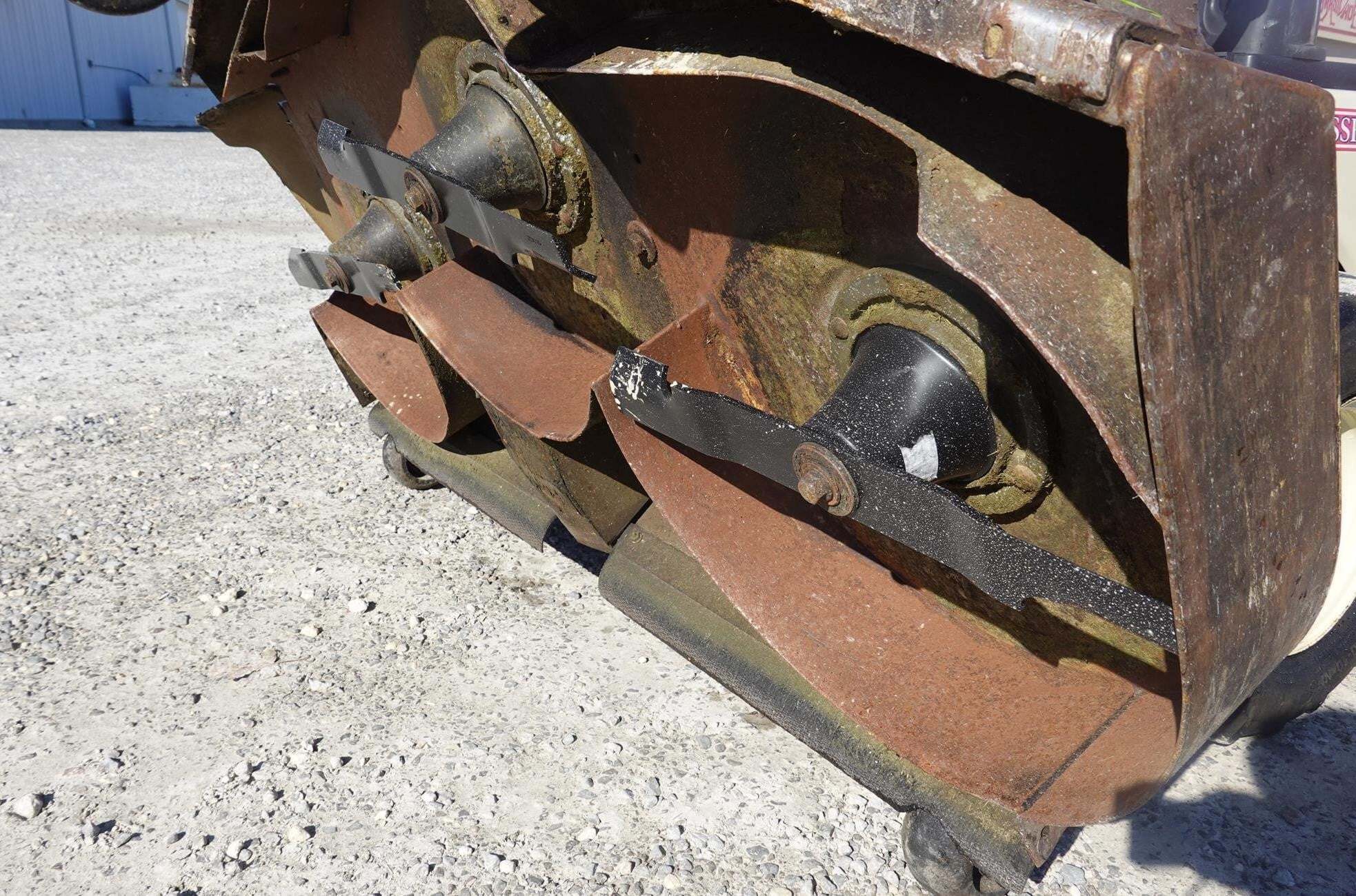 2010 Grasshopper 725DT6 Lawn Mower