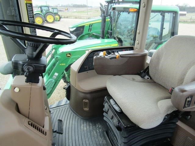 2002 John Deere 8420T Tractor