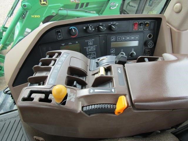 2002 John Deere 8420T Tractor