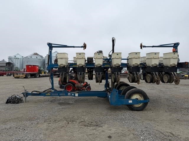 2001 Kinze 3500 Planter