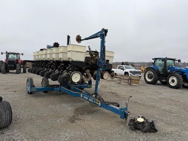 2001 Kinze 3500 Planter