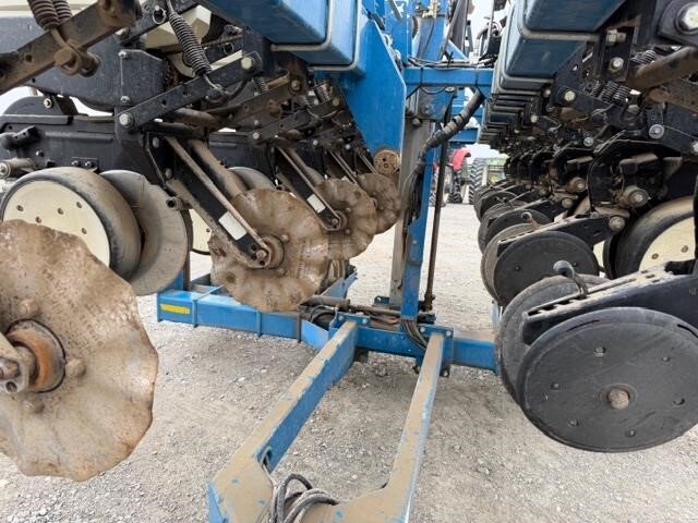 2001 Kinze 3500 Planter