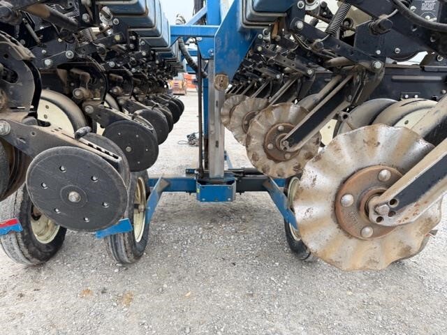 2001 Kinze 3500 Planter